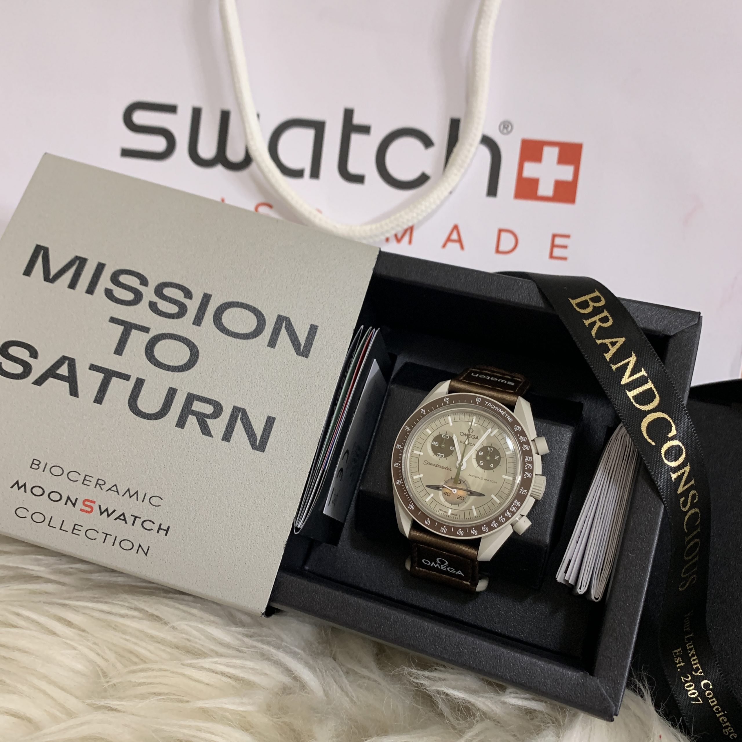 Swatch x Omega Bioceramic MoonSwatch Mission to Saturn, Men's Fashion,  Watches & Accessories, Watches on Carousell