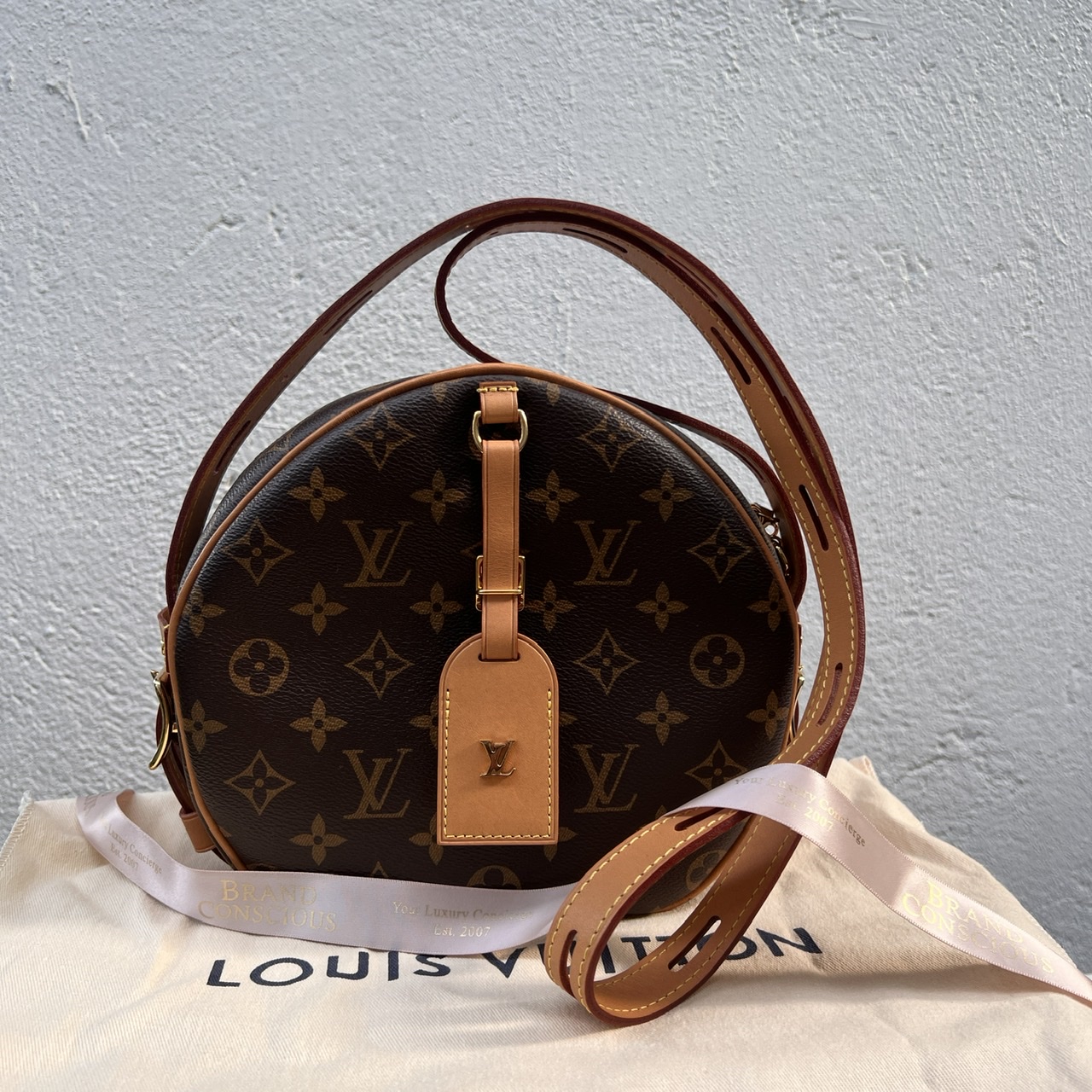 Louis Vuitton // Brown Monogram Boite Chapeau Souple MM Shoulder Bag – VSP  Consignment