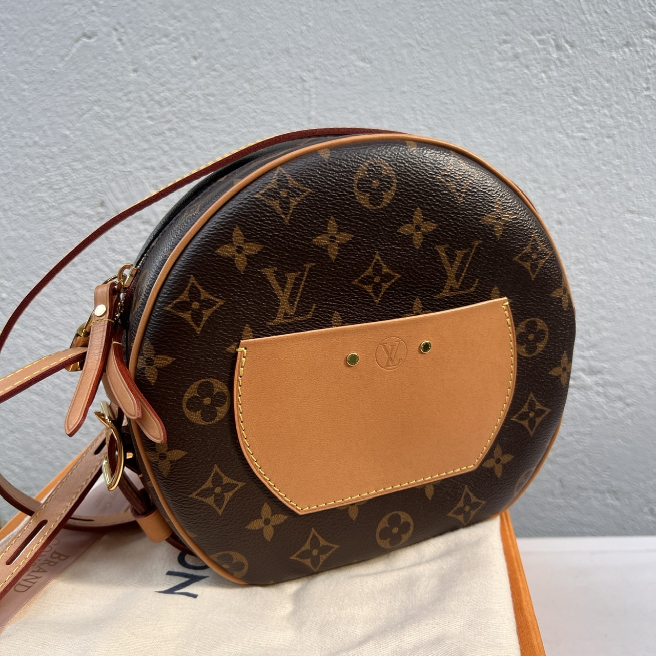 Luxury Helsinki - Louis Vuitton Boite Chapeau Souple MM