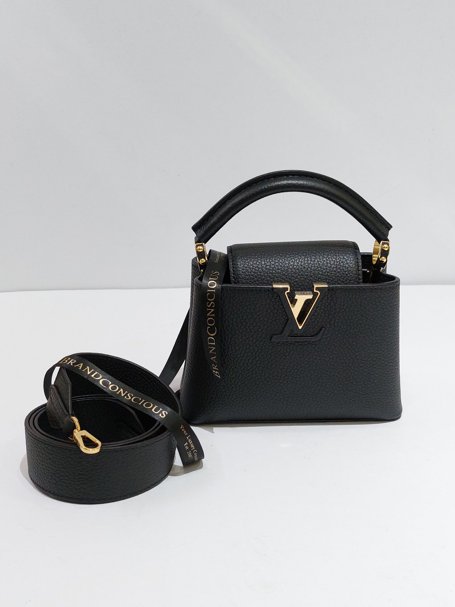 lv capucines black