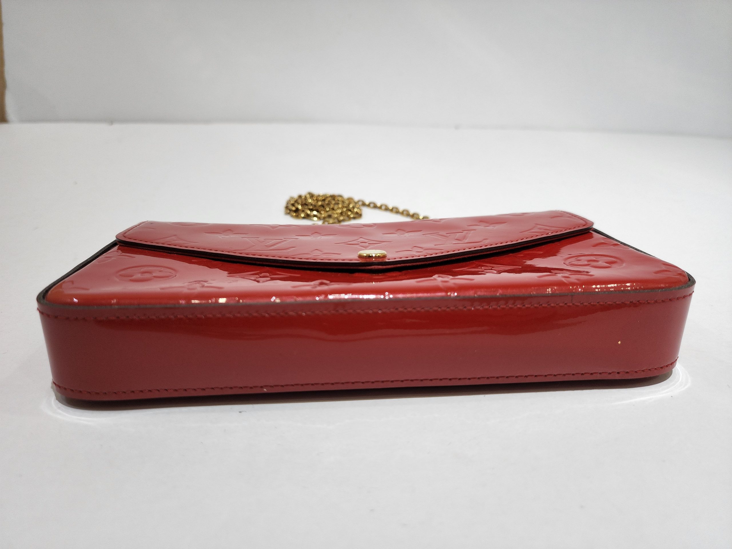 Louis Vuitton Red Monogram Vernis Pochette Felicie Leather Patent leather  ref.798353 - Joli Closet