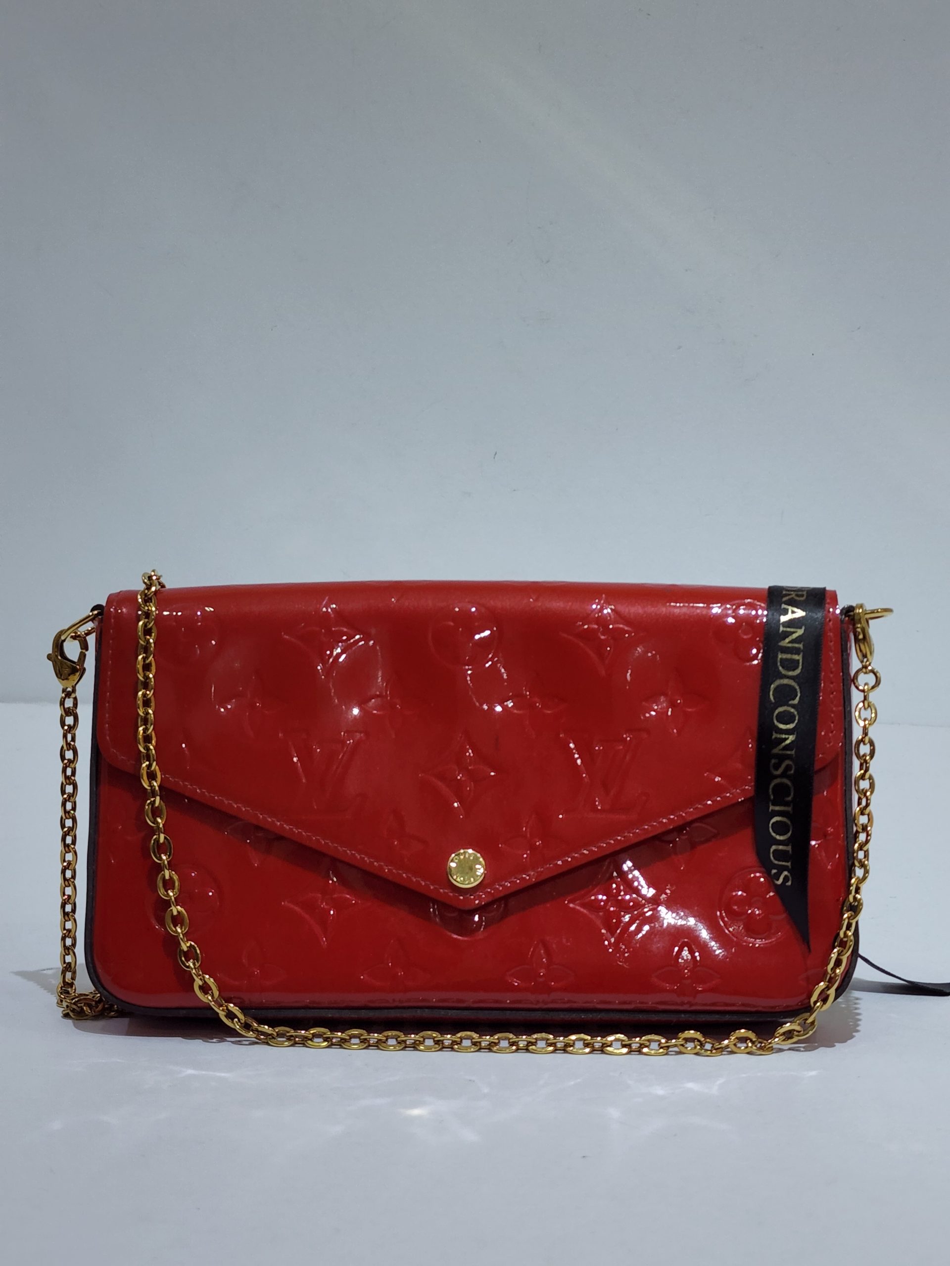 Louis Vuitton Red Monogram Vernis Pochette Felicie Leather Patent leather  ref.976292 - Joli Closet