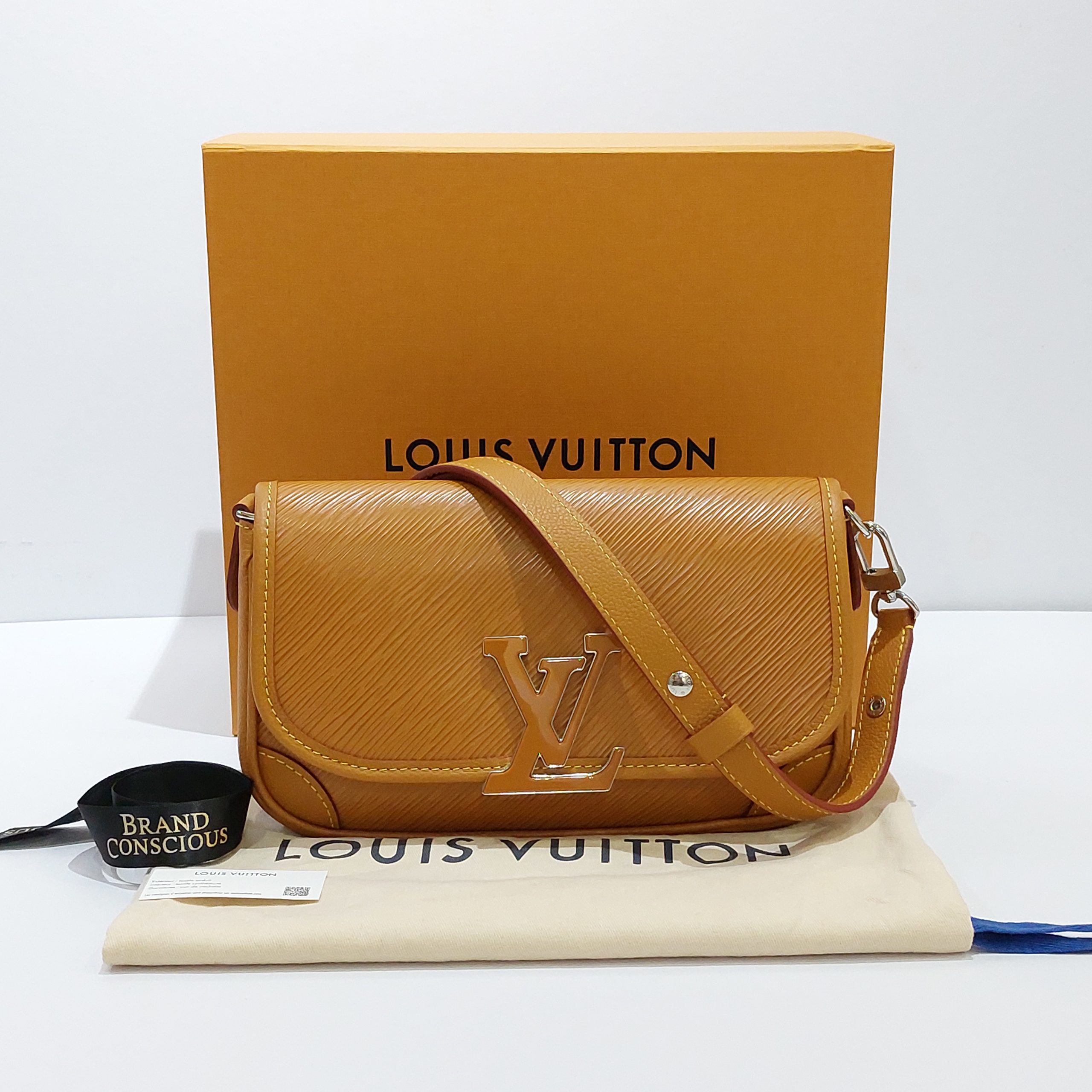 The Louis Vuitton Buci is such an underrated bag! #luxury