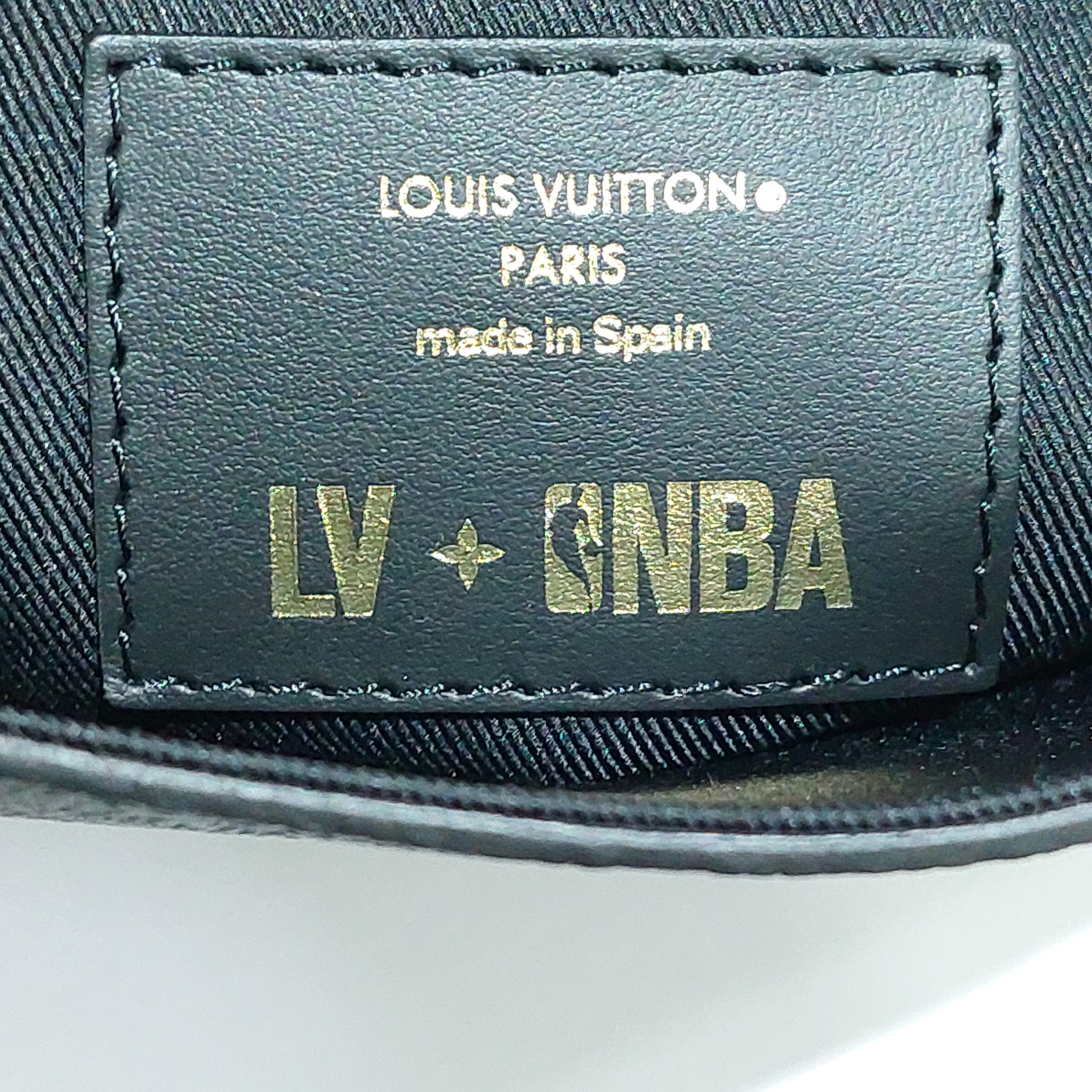 Louis Vuitton Lvxnba Studio Messenger (M58498)