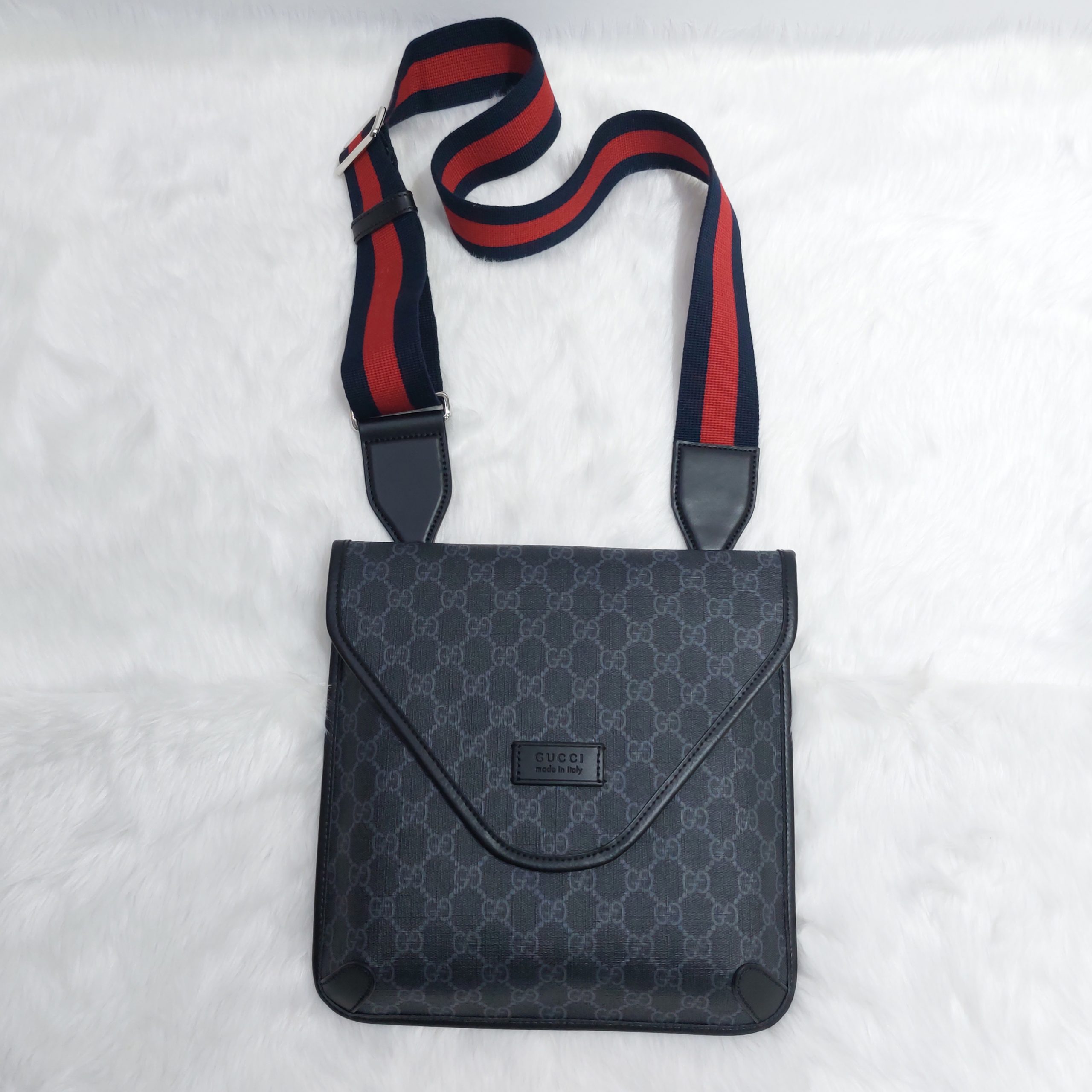 GUCCI GG Supreme Monogram Web Flat Messenger Bag Black Grey 1242812