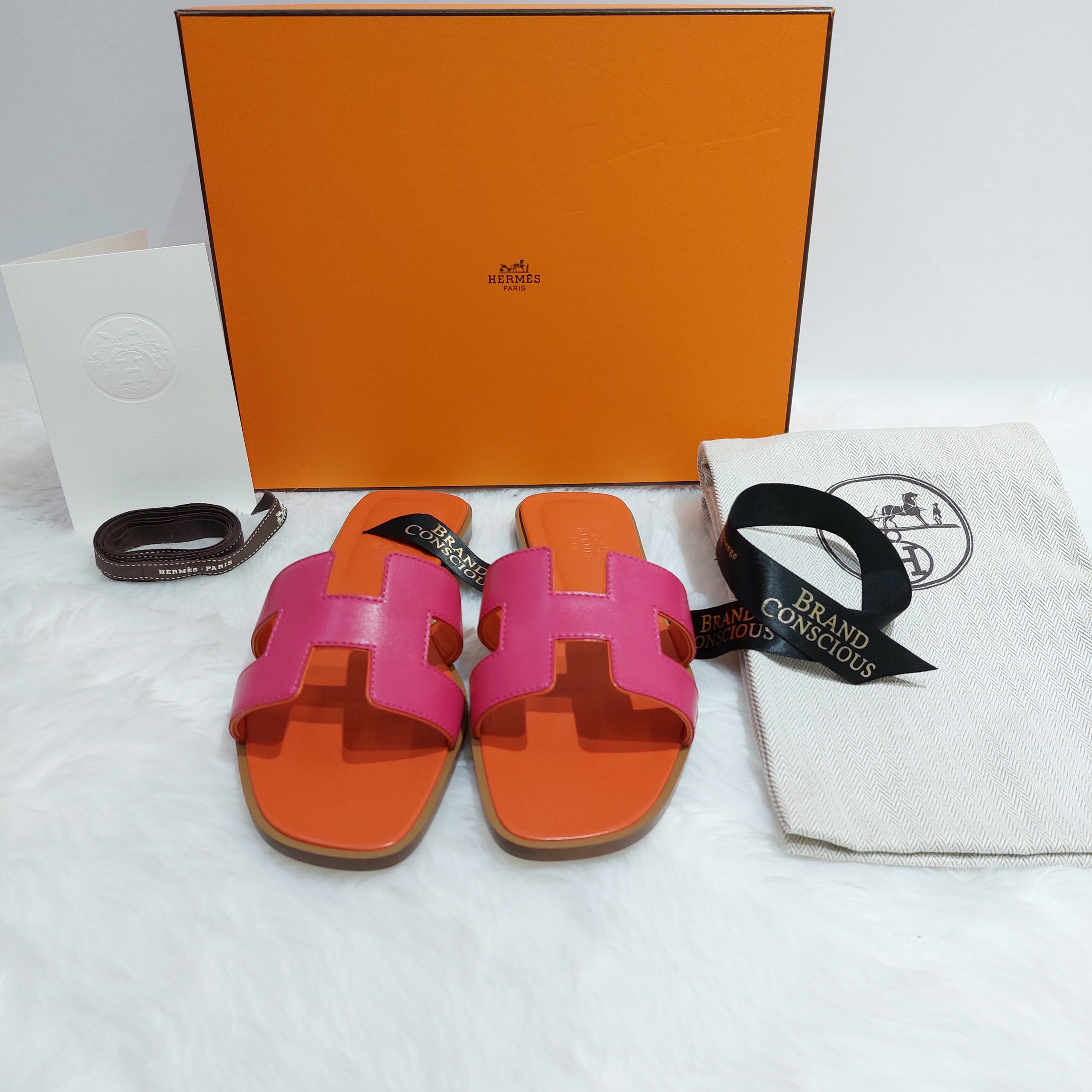 Hermes Oran Etoupe Size 37 - BrandConscious Authentics