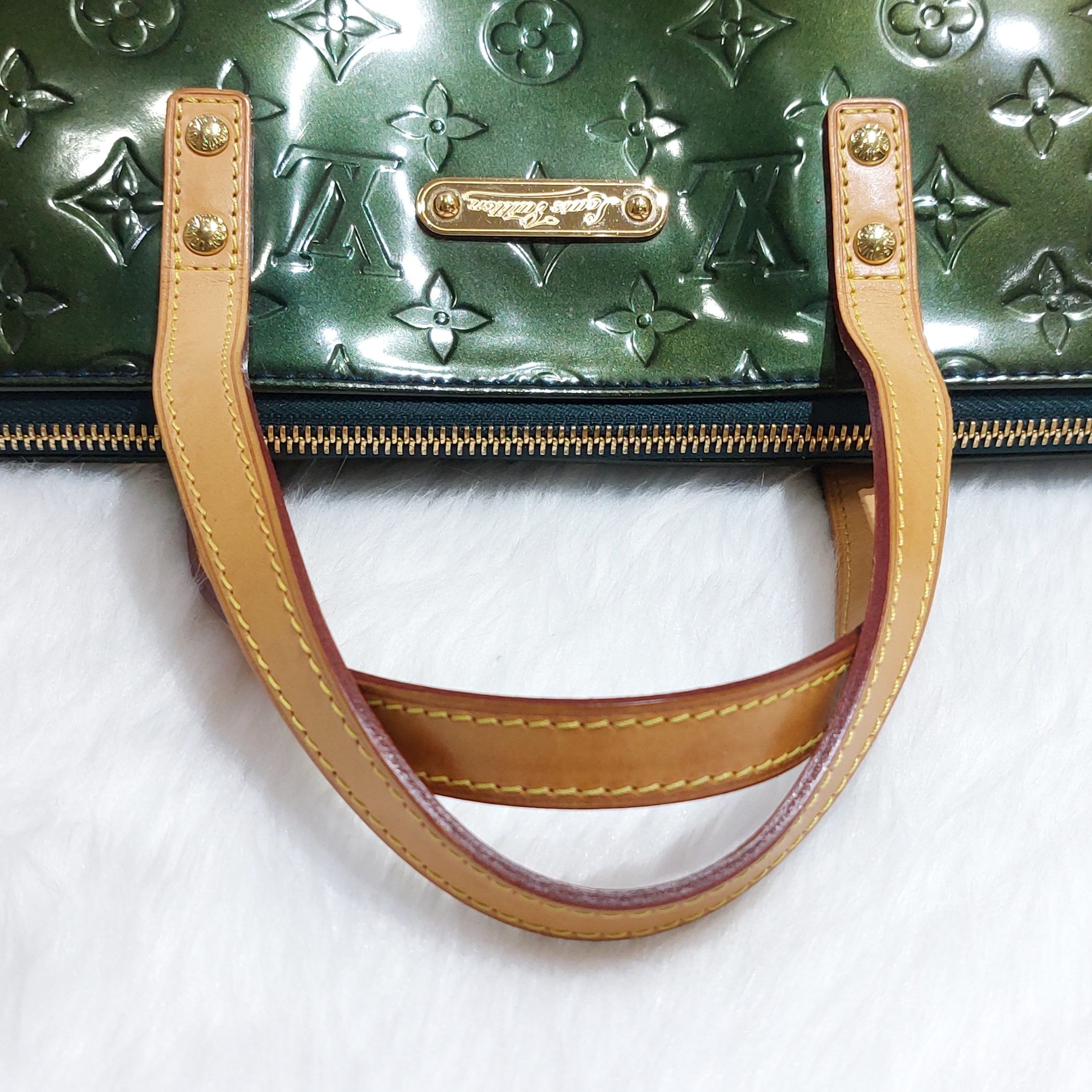 Bellevue patent leather tote Louis Vuitton Green in Patent leather -  31116323