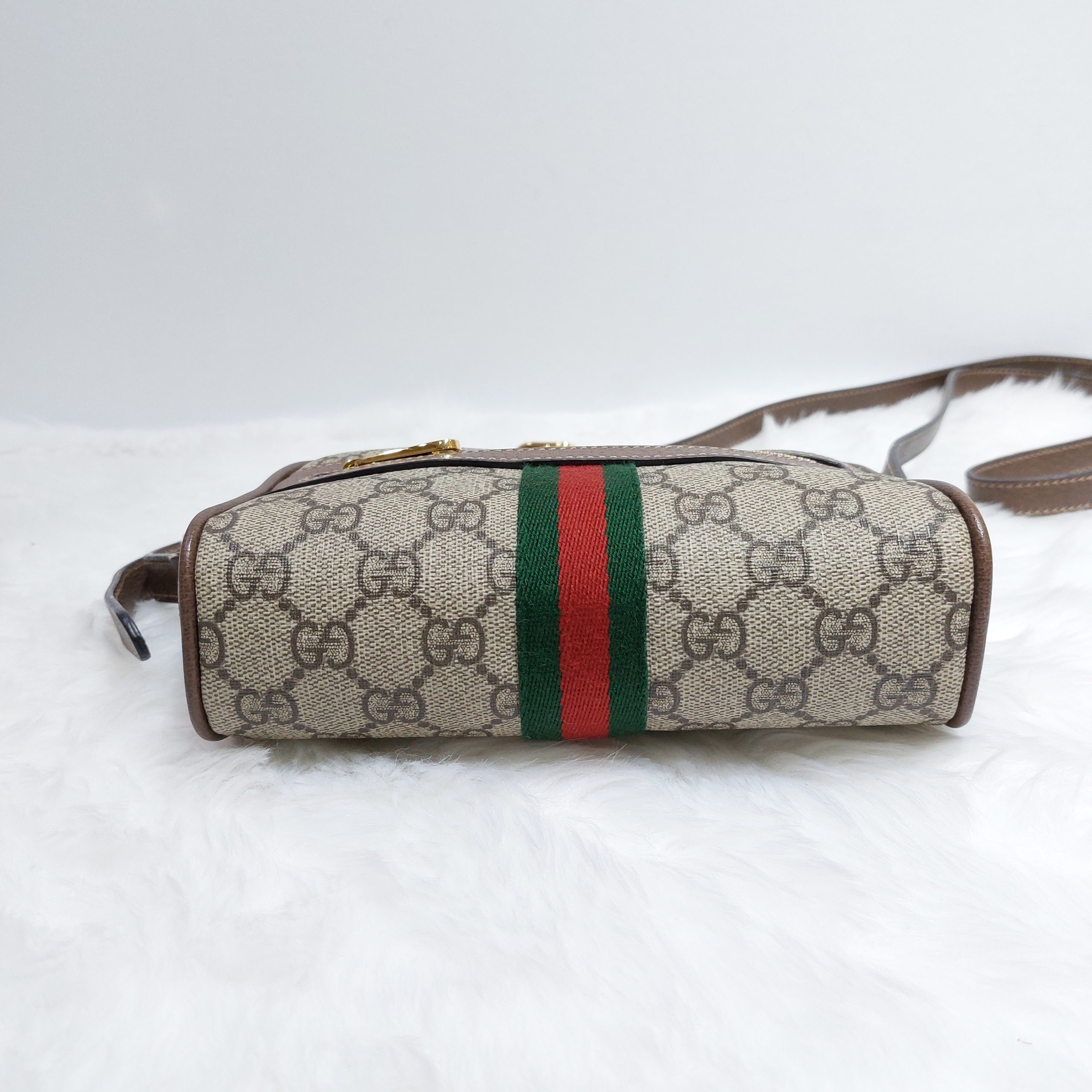 Shop GUCCI GG Supreme 2021-22FW Mini shoulder bag with