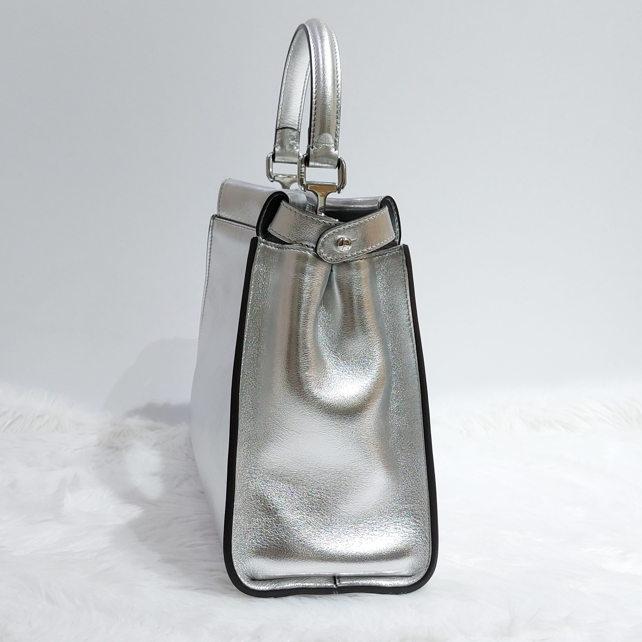 Silver mirror-effect shopper bag