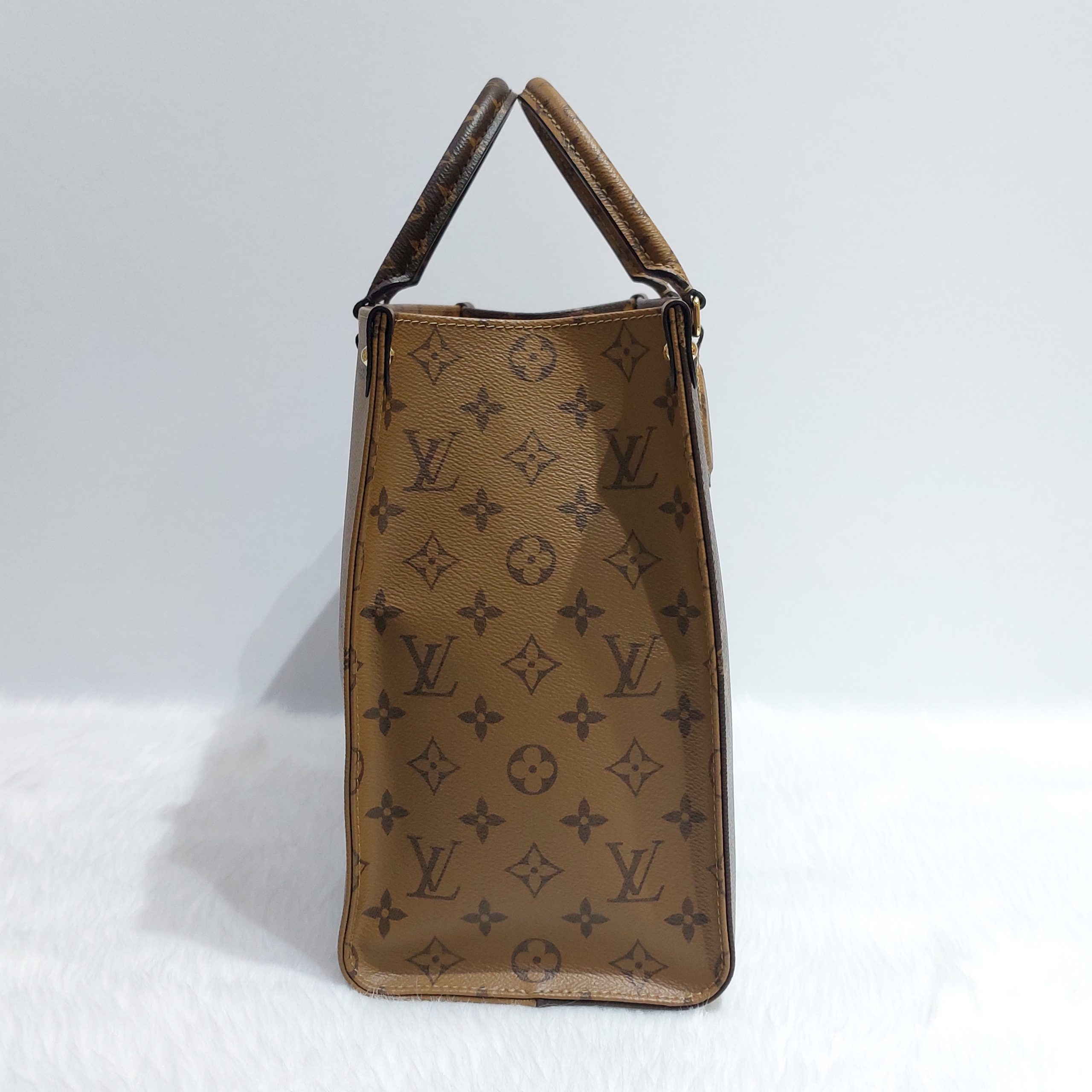 Louis Vuitton OnTheGo MM Giant Monogram Monogram Reverse Canvas -  BrandConscious Authentics