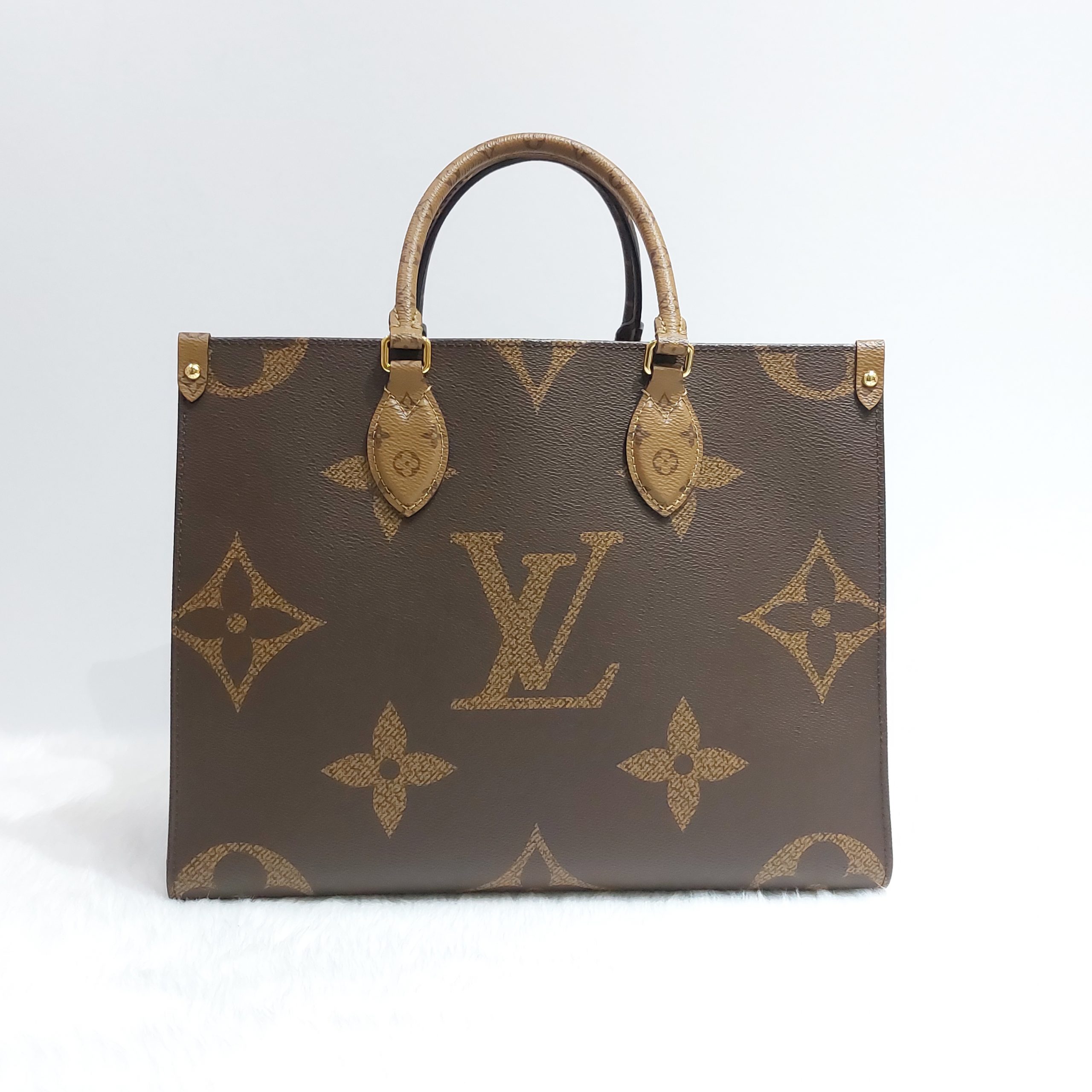 Louis Vuitton Reverse Monogram Giant Onthego Mm 572864