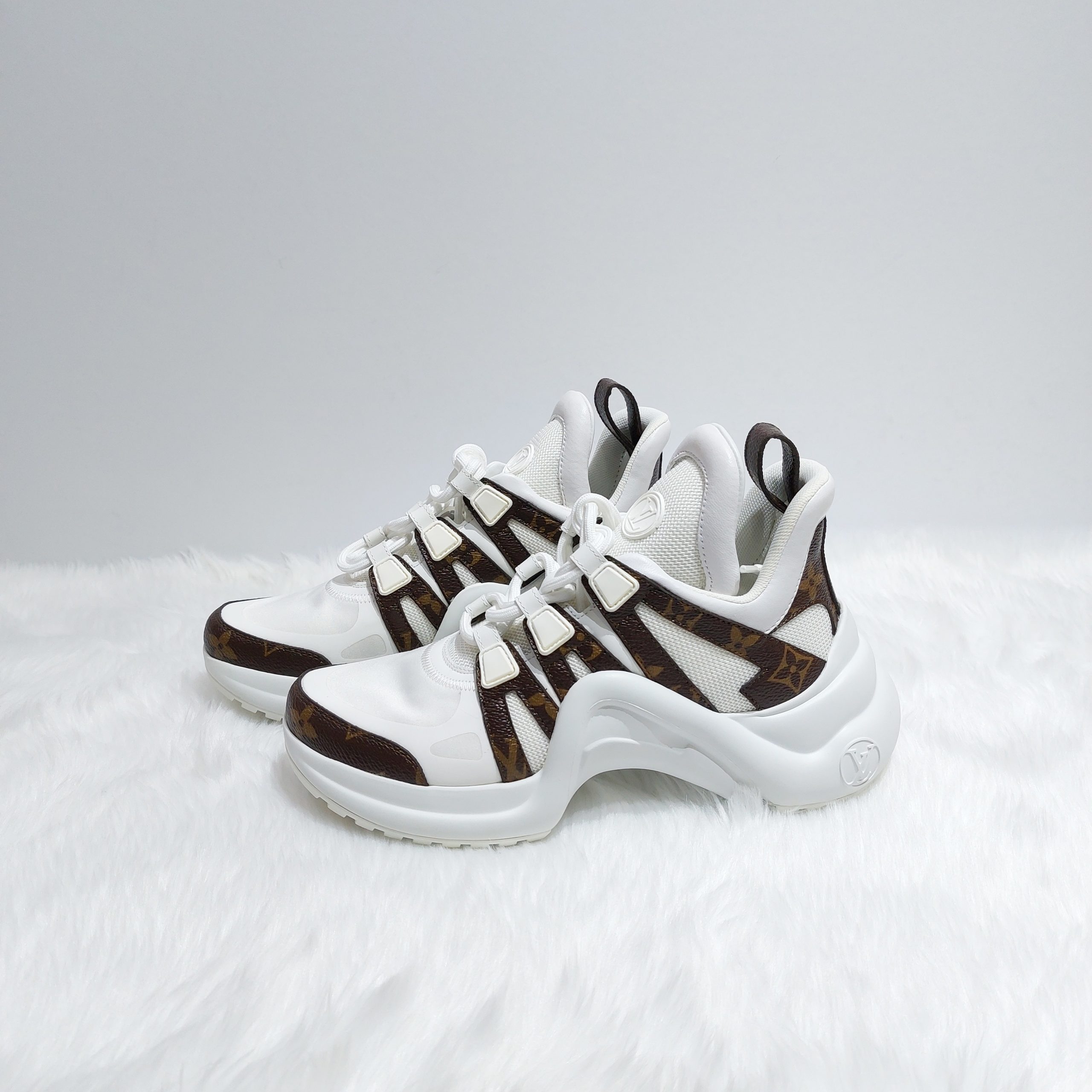 Louis Vuitton Patent Monogram LV Archlight Sneakers 36 White Unused -  BrandConscious Authentics