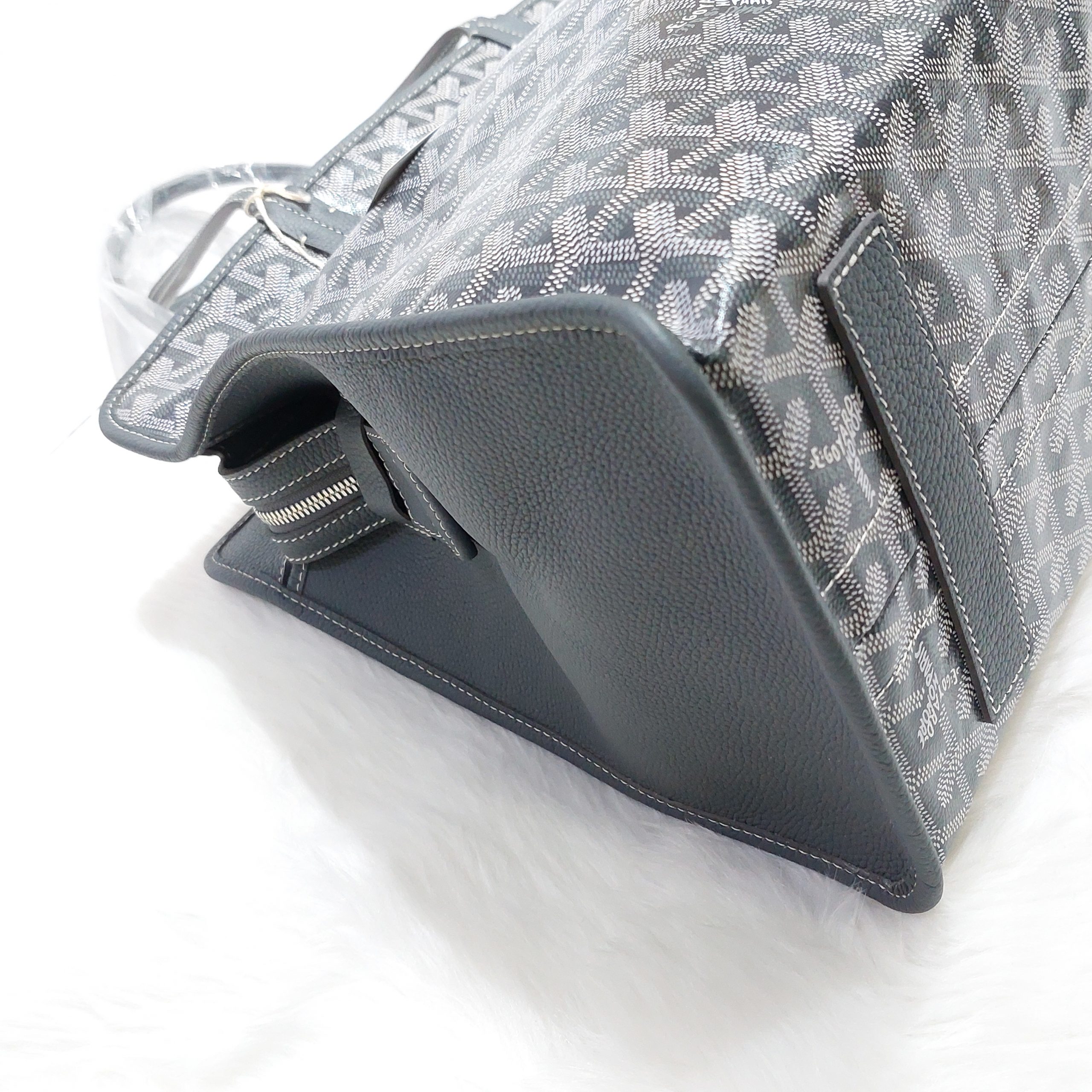 Brand New Goyard Grey Sac Hardy PM Dog Carrier Pet Bag with Pouch