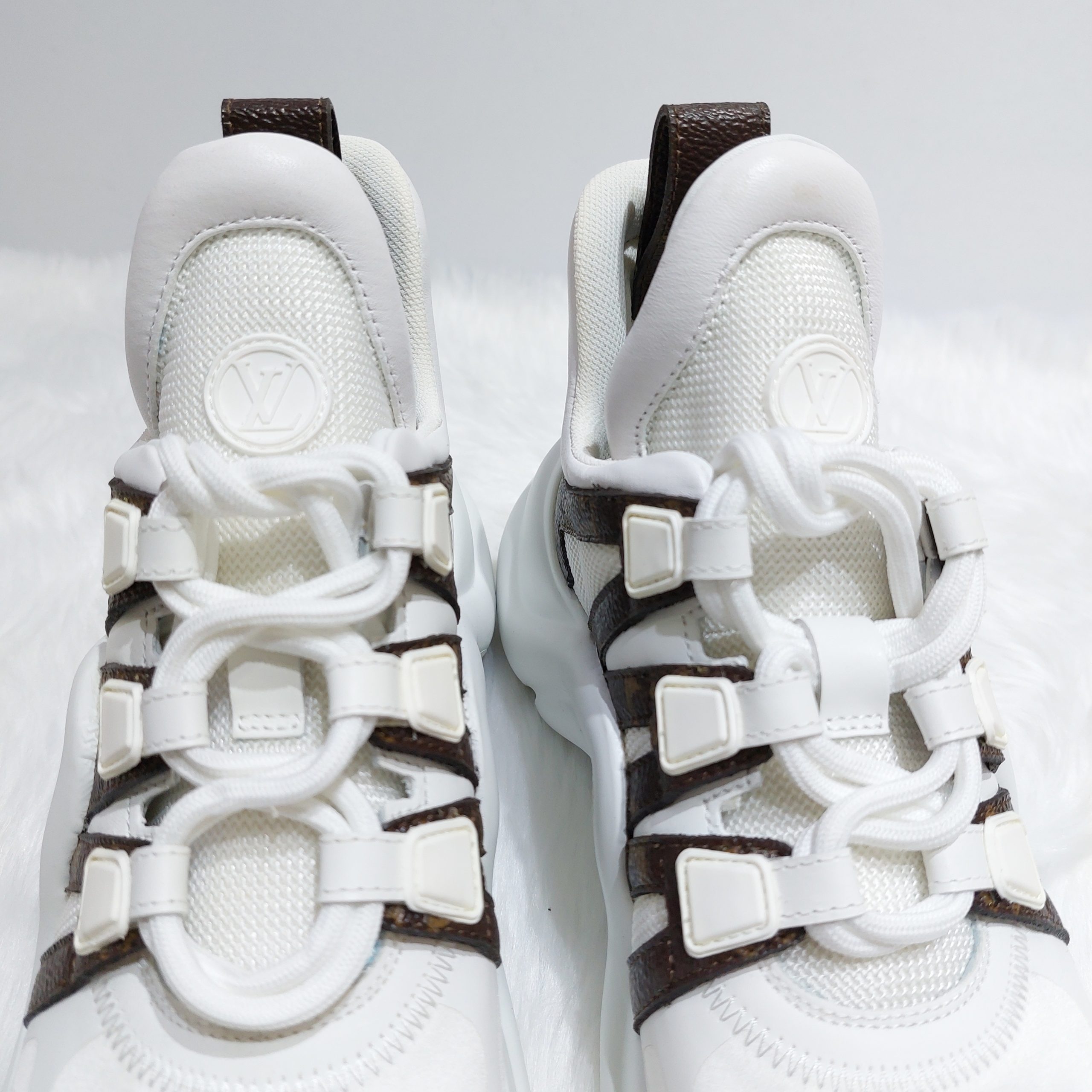 Archlight cloth trainers Louis Vuitton White size 36.5 IT in Cloth -  20695268