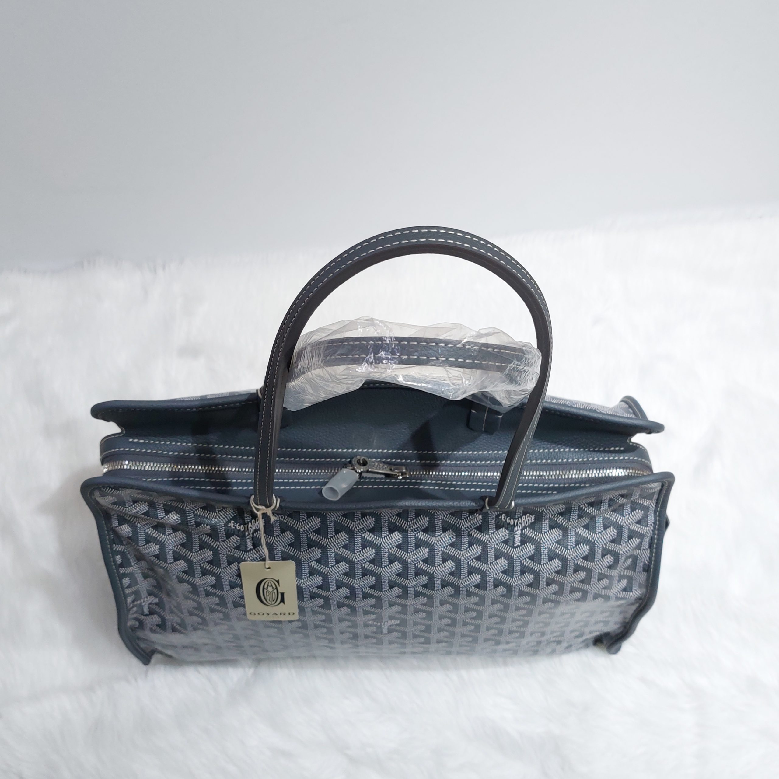 Shop GOYARD Hardy PM Bag by mimiparfait