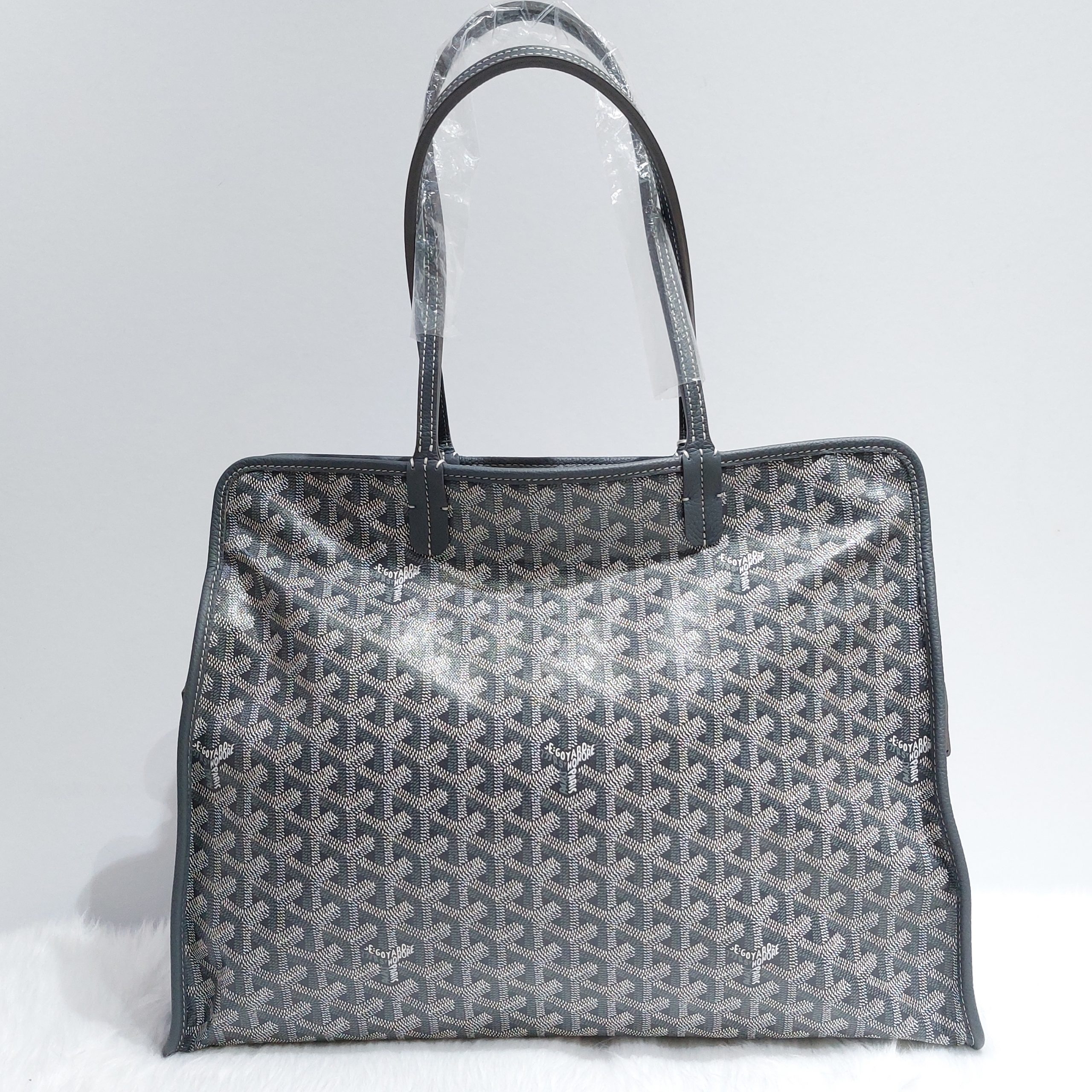 Goyard Gray Sac Hardy. Made in France. With pouch & dustbag ❤️