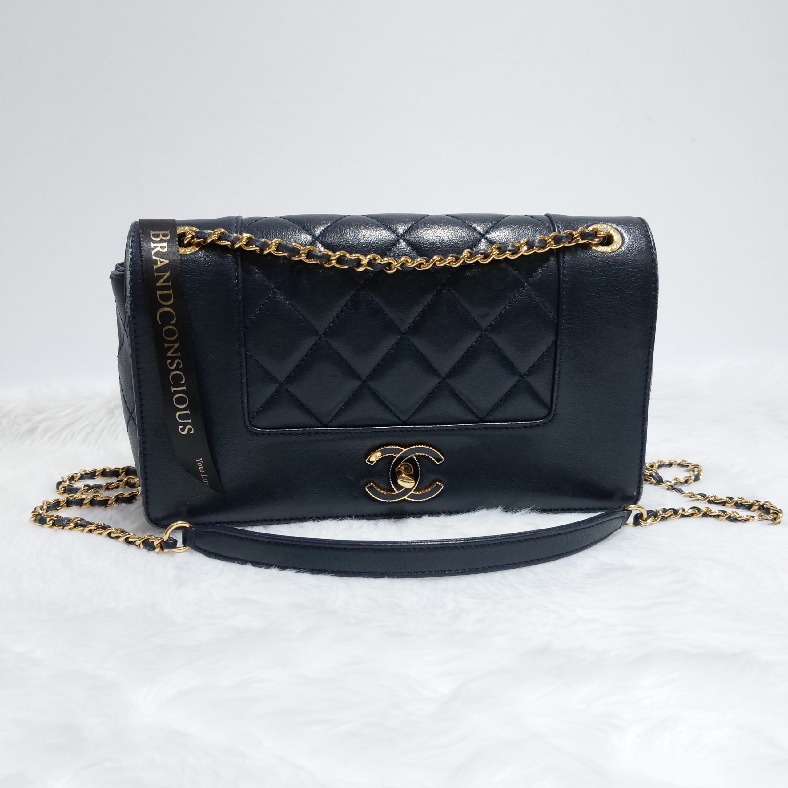 Chi tiết 59 về vintage chanel chain bag hay nhất  cdgdbentreeduvn