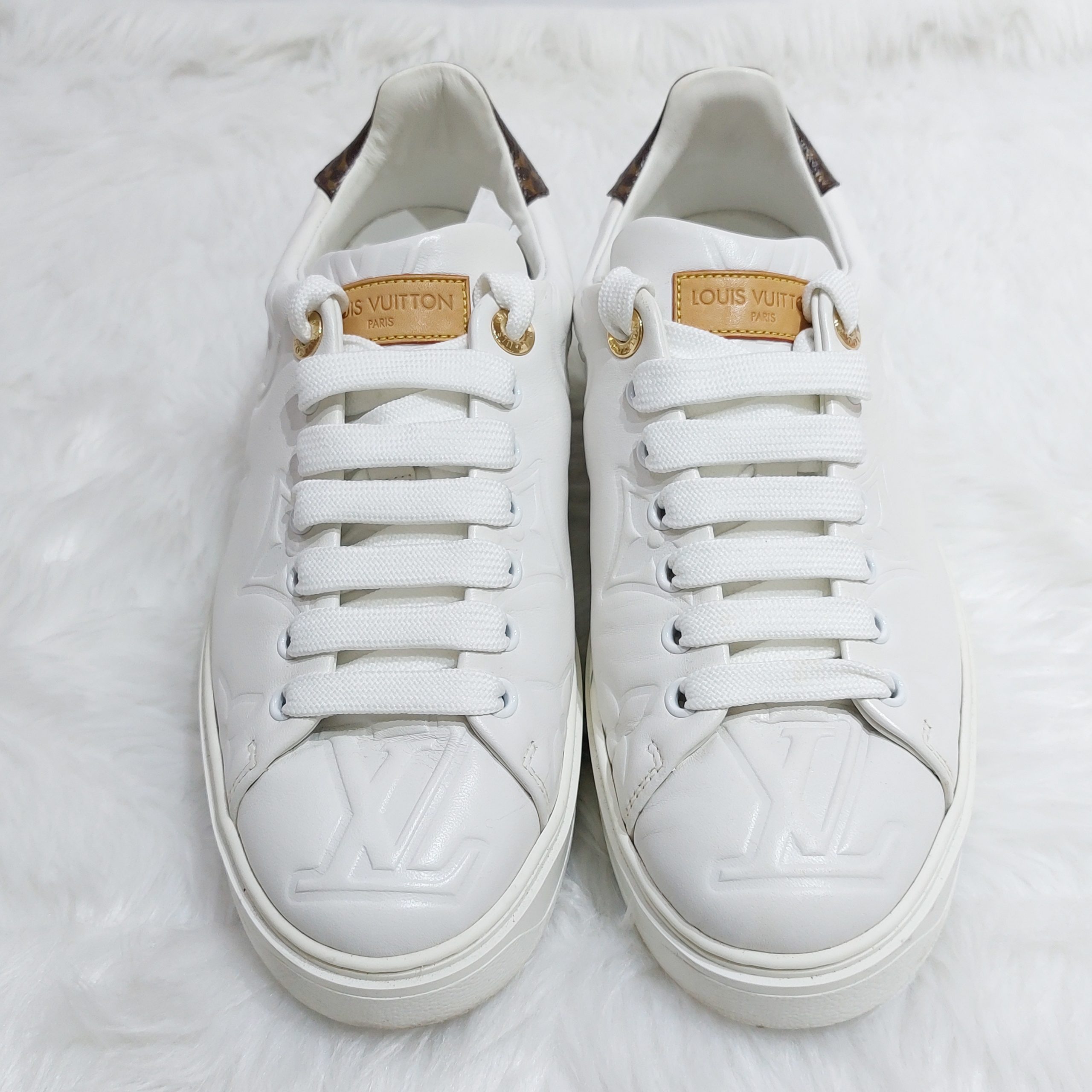 Louis Vuitton White Monogram Leather Time Out Sneakers Size 37 Louis  Vuitton