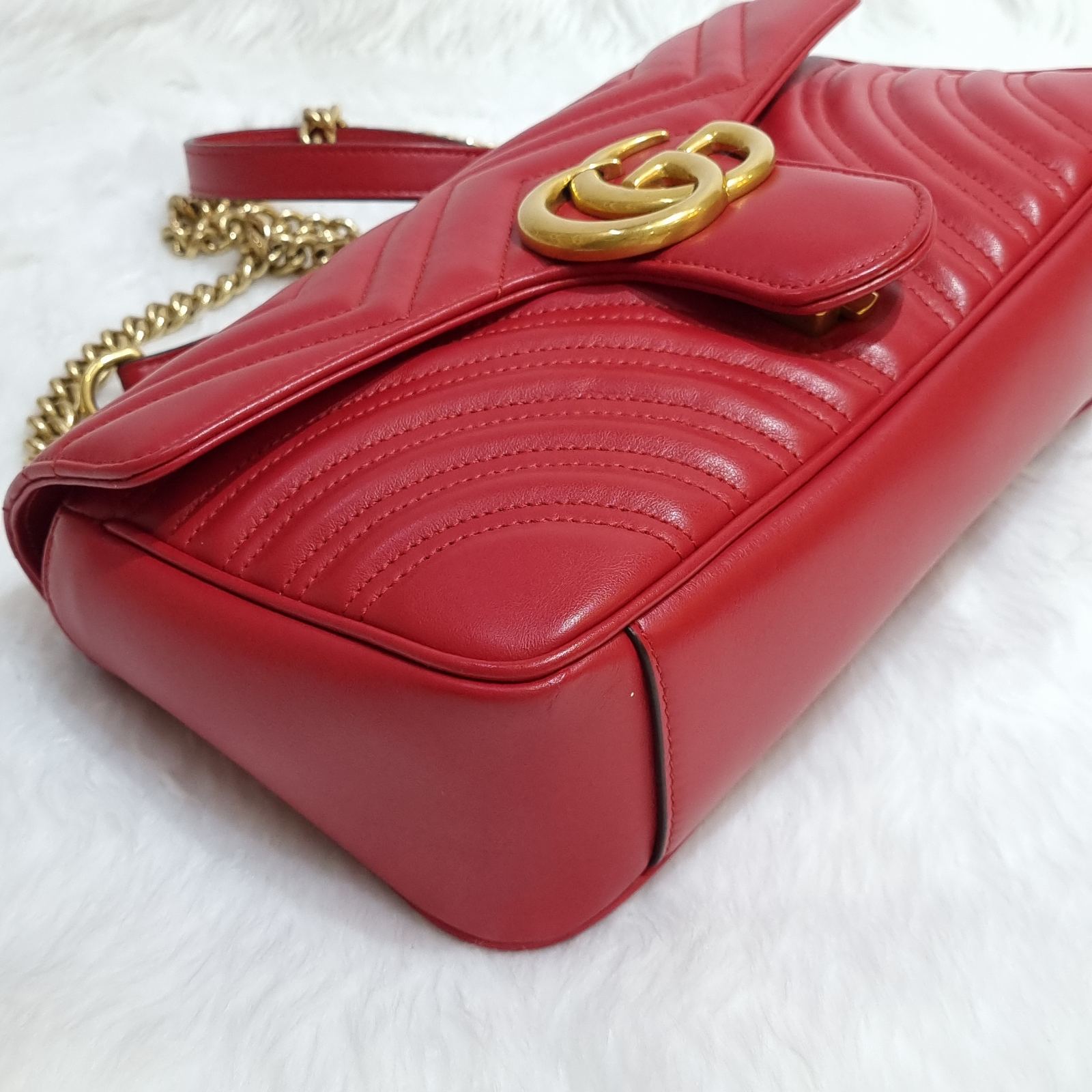 GUCCI Calfskin Matelasse Medium GG Marmont Shoulder Bag Hibiscus Red -  MyDesignerly