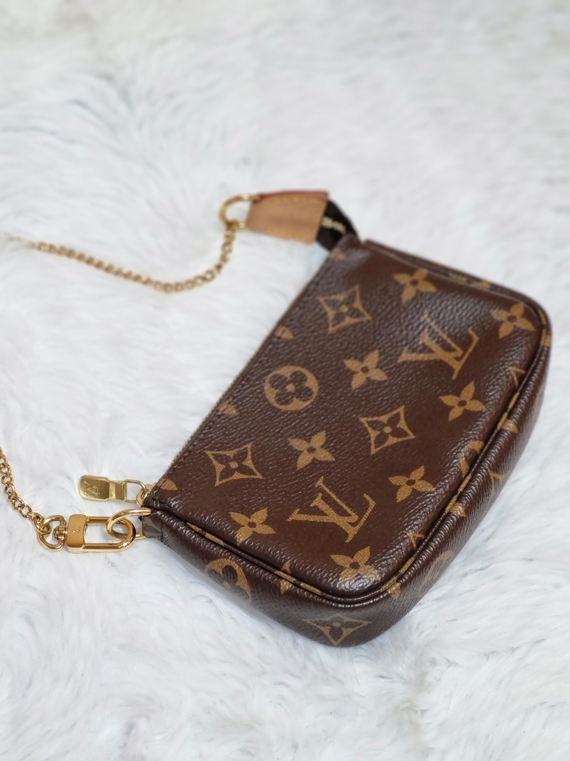 Louis Vuitton Mini Pochette Accessoires - Farfetch