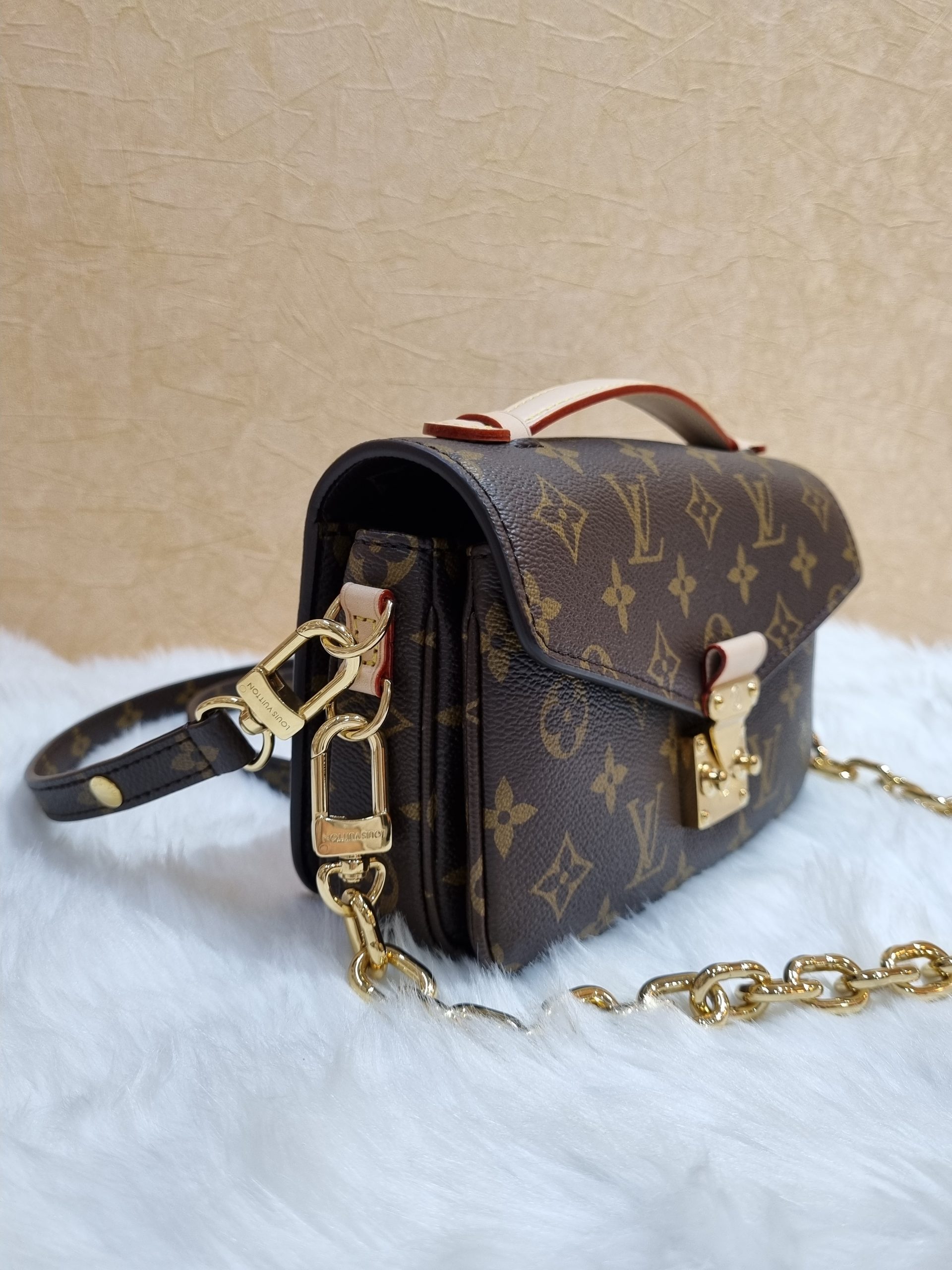 Louis Vuitton Monogram Pochette Metis East West Bag - BrandConscious  Authentics