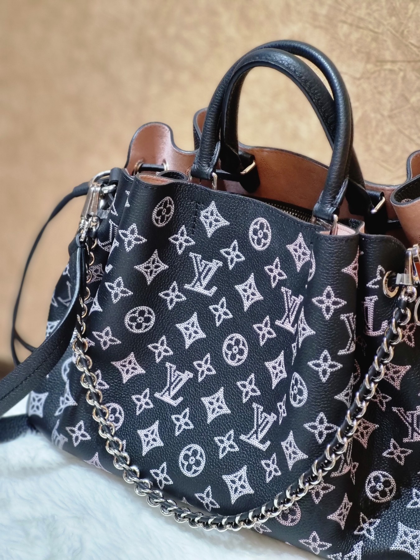 Louis Vuitton Bella Tote Mahina Black - LVLENKA Luxury Consignment