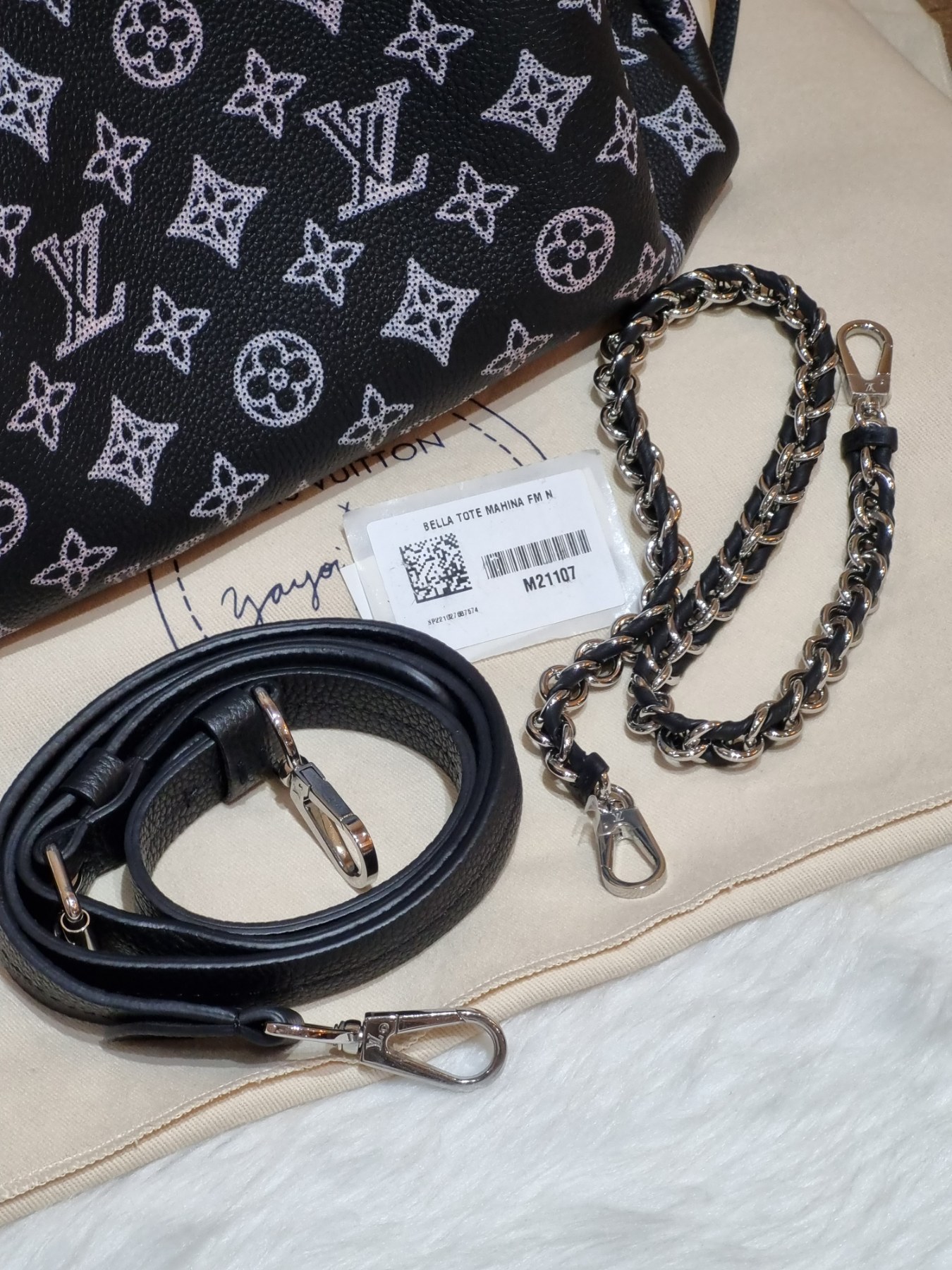 Louis Vuitton LV Bella Tote bag new Black Leather ref.787705 - Joli Closet