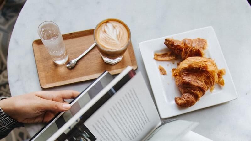 Paris Hotel im Zentrum Croissant Frühstück