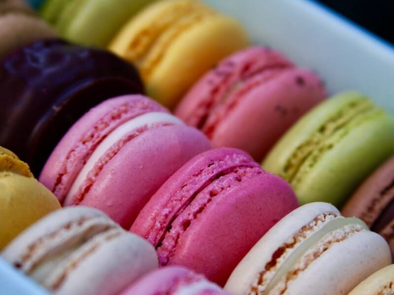 Macarons in Paris (Bild von Unsplash von Melanie Kreutz)