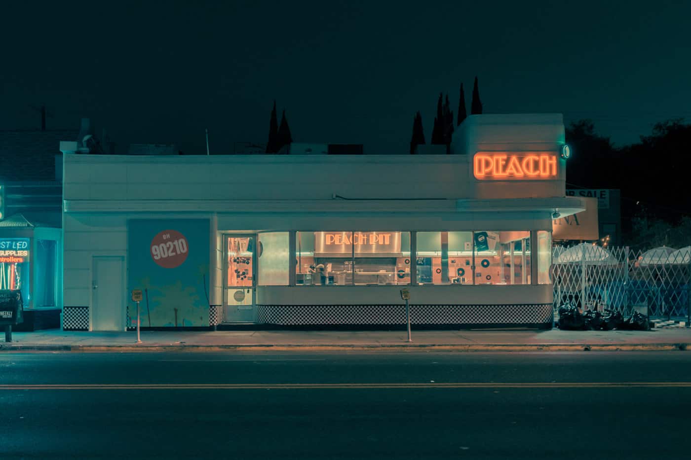 Photography by Franck Bohbot – L.A. Confidential – Peach Diner