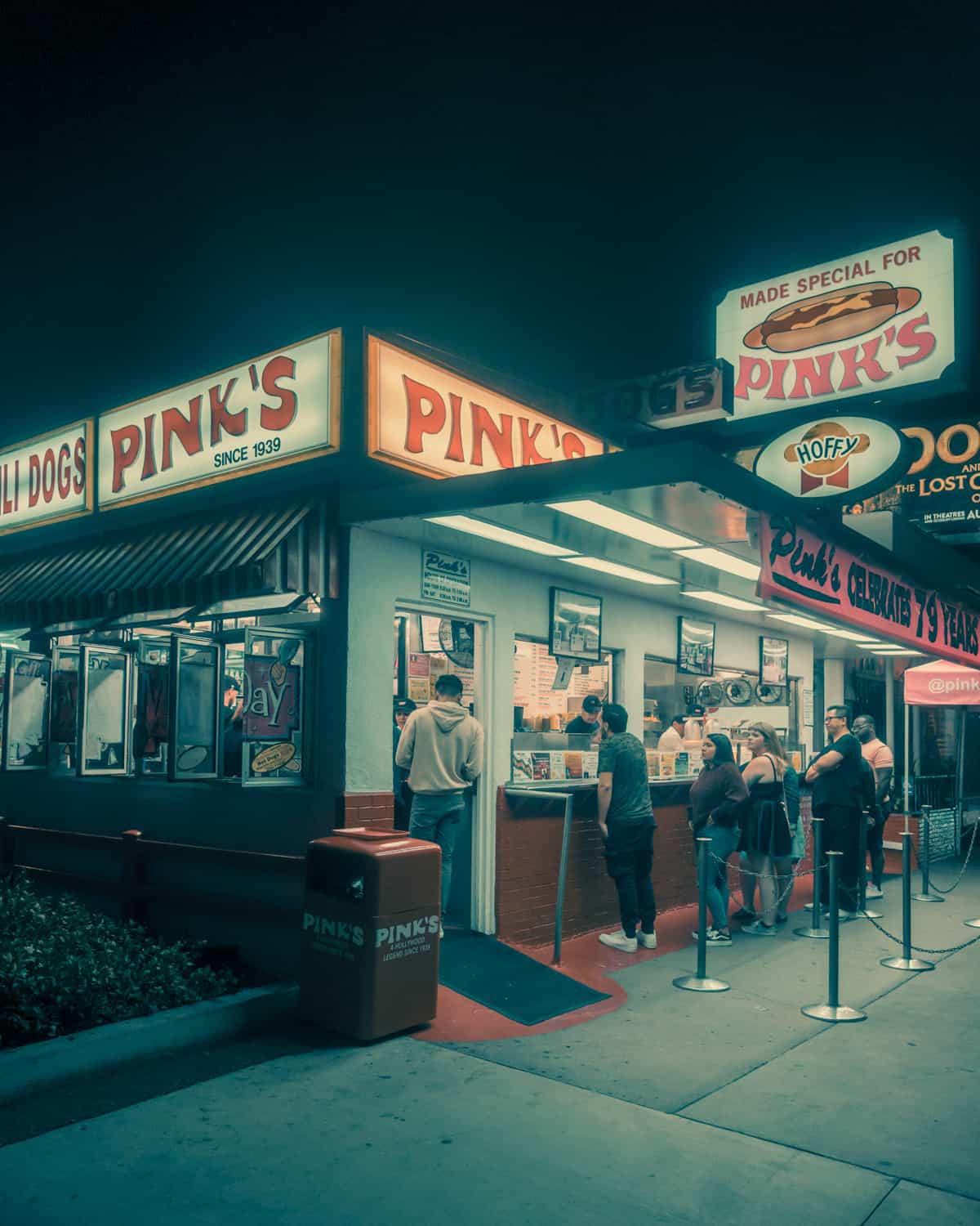 Photography by Franck Bohbot – L.A. Confidential – Pink’s Hotdogs