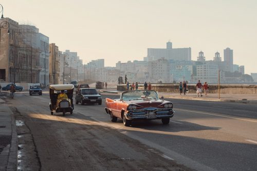 Eric Van Nanyatten Photography – Old school cars in the city of Havana, Cuba