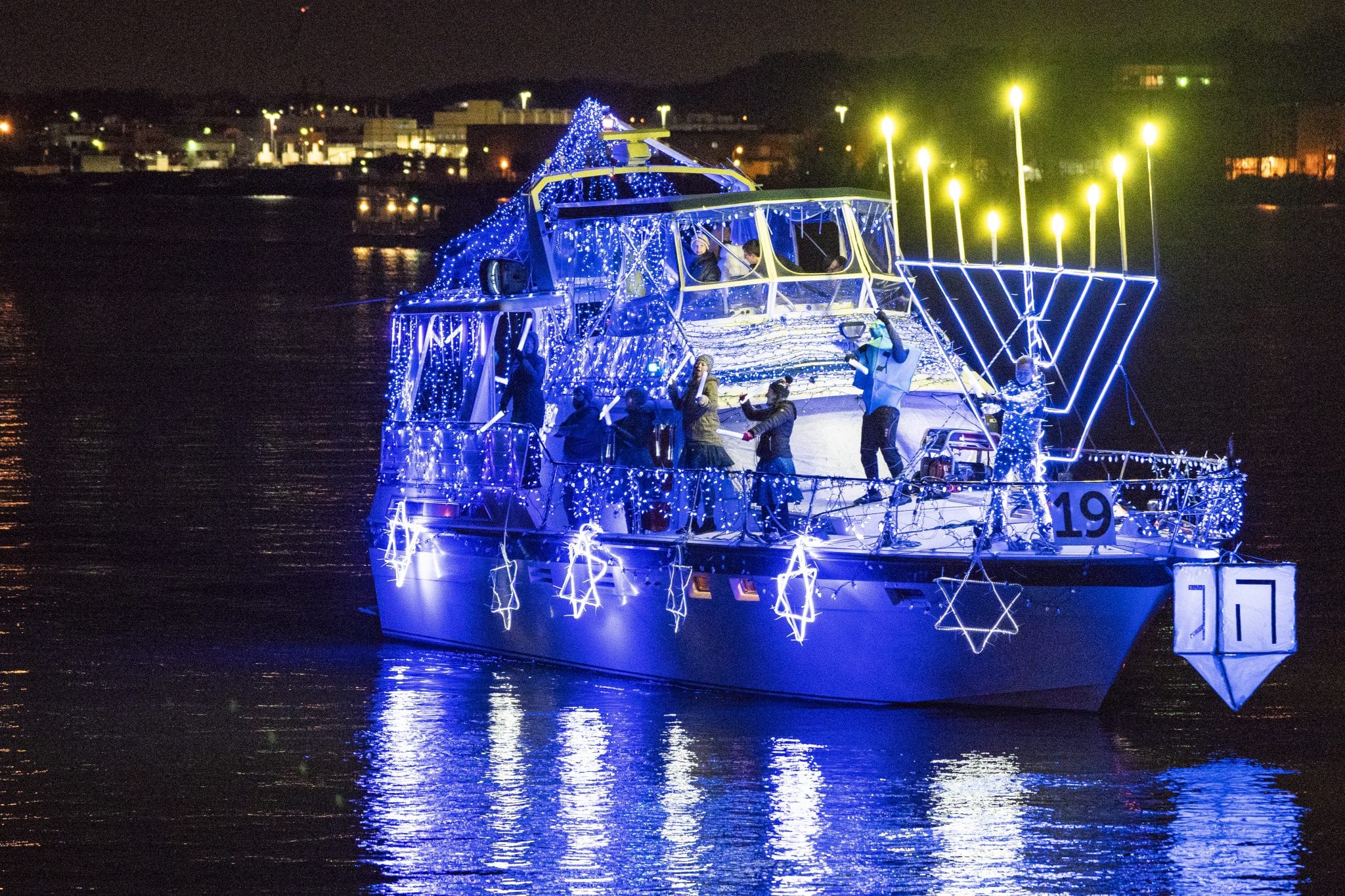 Potomac River Electrified During Alexandria Boat Parade See Winners Here!