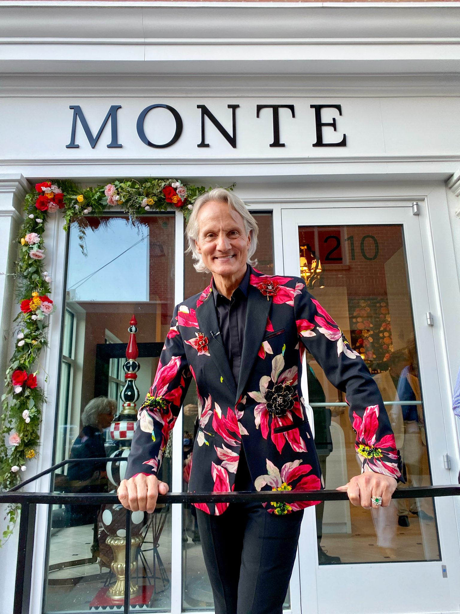 Salon MONTE Opens with a Ribbon Cutting in Old Town - The Zebra