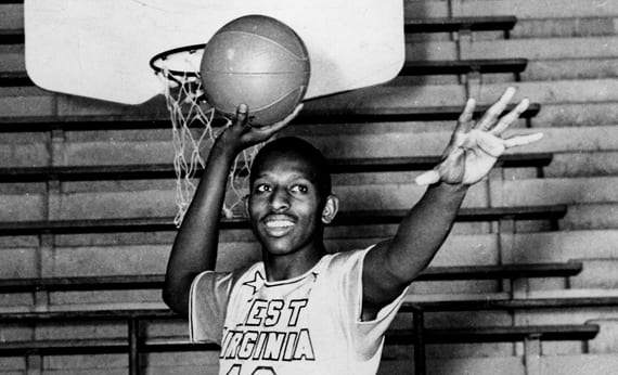 Earl Lloyd, First Black Player in the NBA, Honored with Statue in His Virginia Hometown