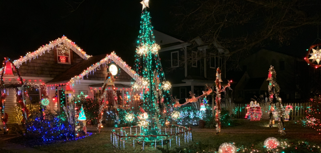 Bells Are Ringing for Del Ray's Annual Holiday and Business Decorating ...