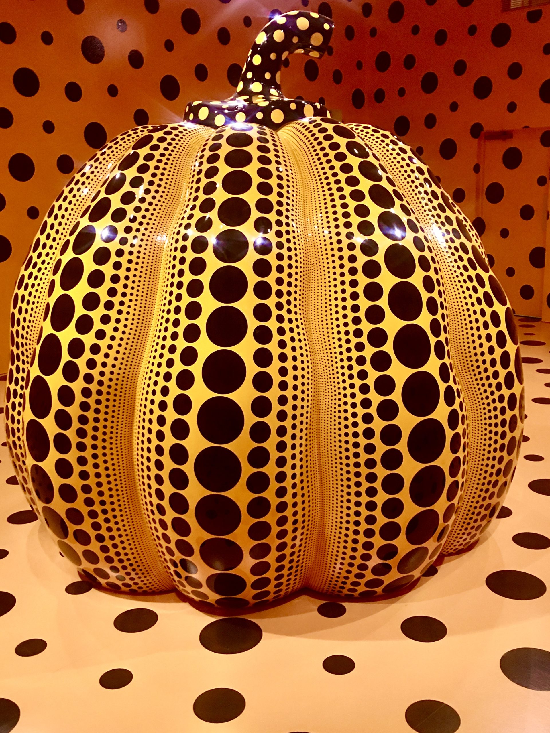 Hirshhorn Unveils Yayoi Kusama's Giant “Pumpkin” for Holiday