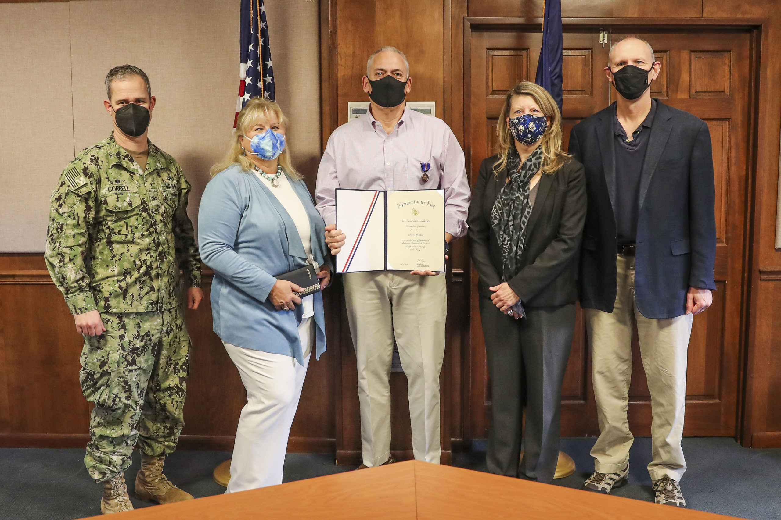 John Hurley receives Navy Meritorious Award (U.S. Navy photo by Matthew Poynor)