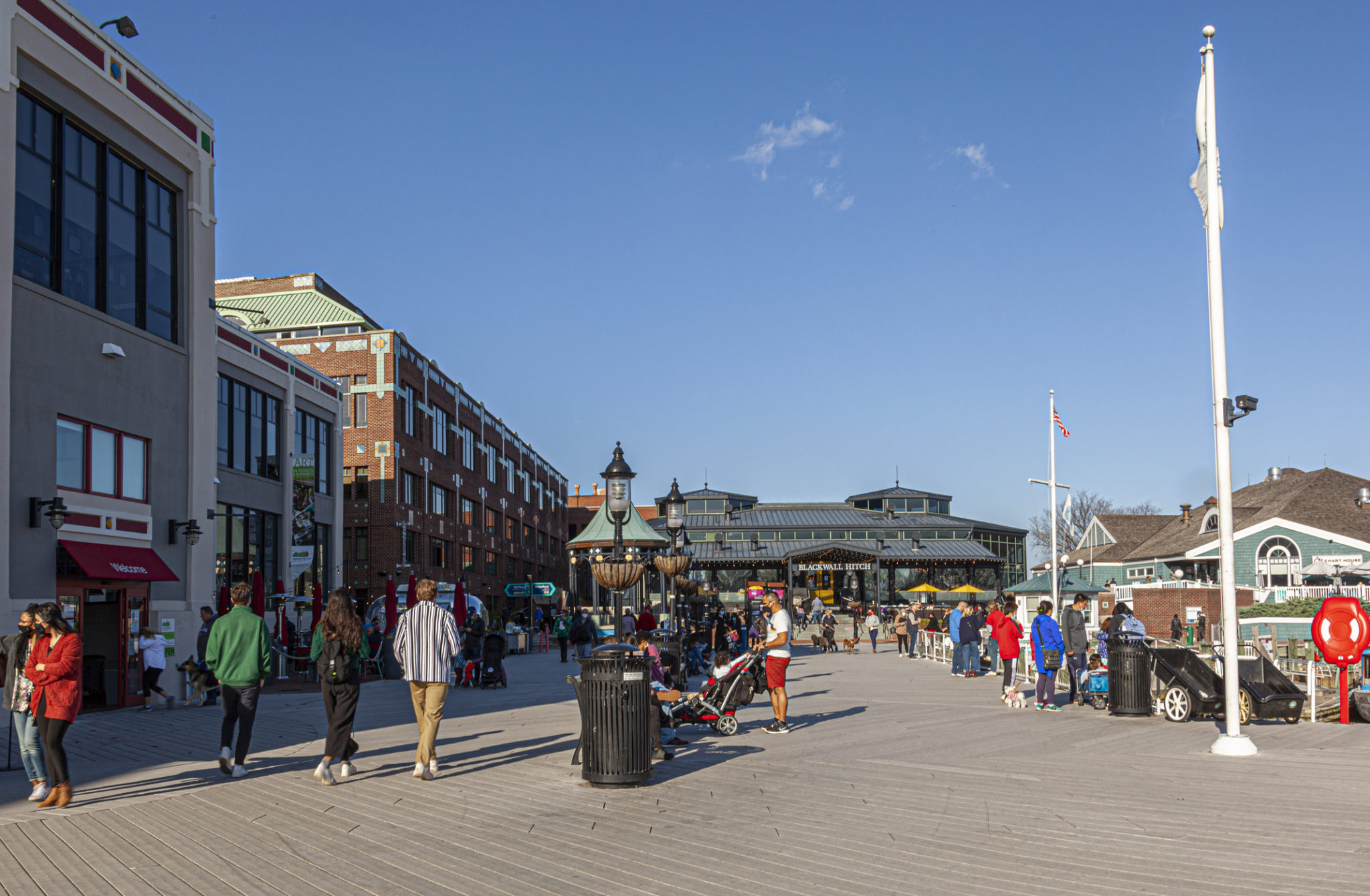 The pedestrian-only waterfront in Old Town Alexandria. (Photo licensed to The Zebra Press by istockphoto.com)