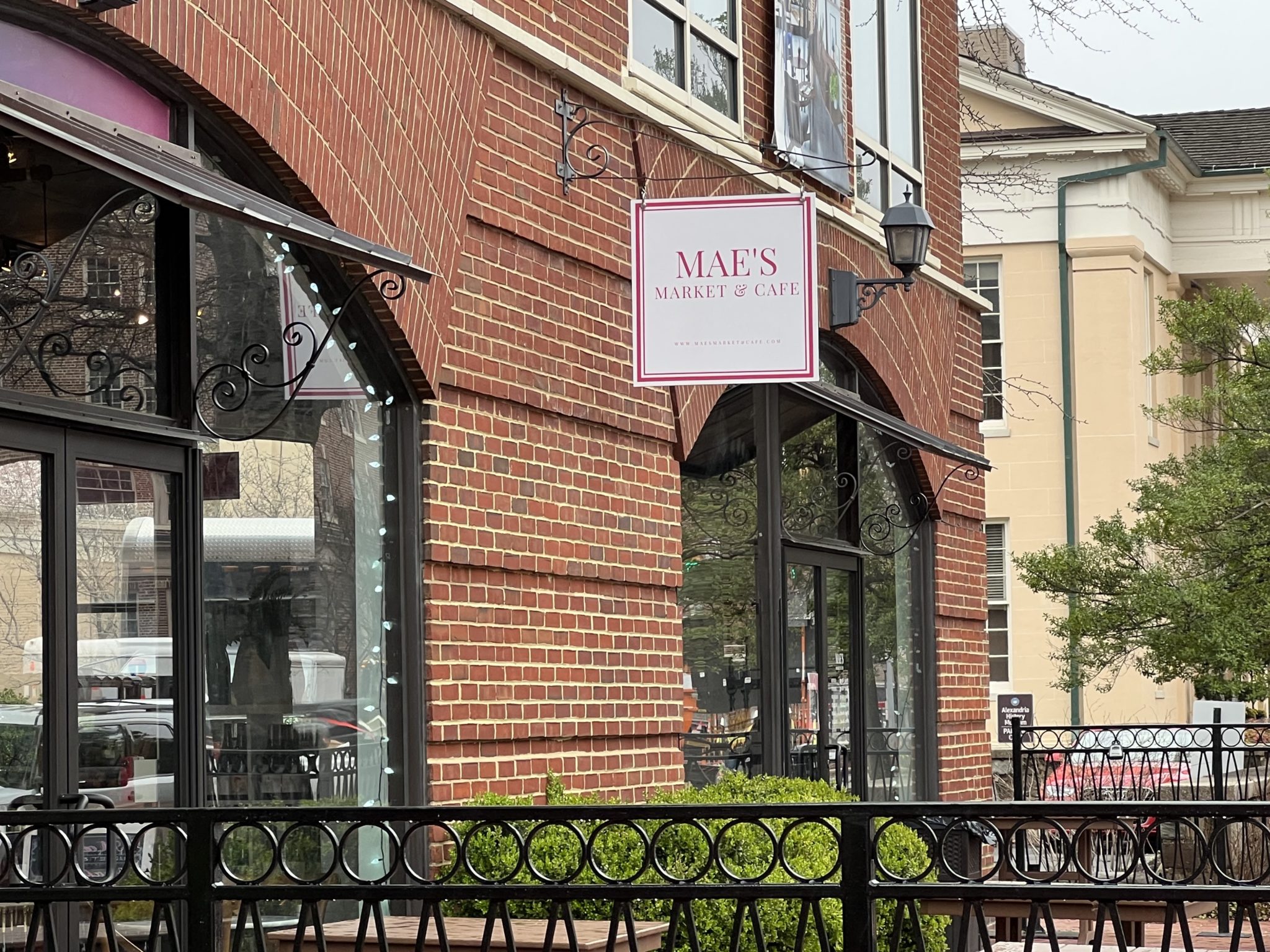 Mae's Market and Café in Old Town Alexandria
