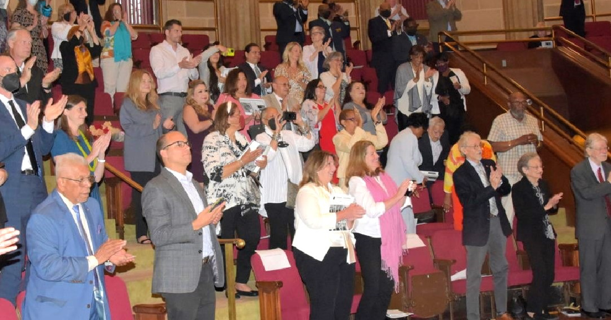 Living Legends Audience 2022 Audience applauds a previous class of Living Legends at the installation reception. (Photo: Grace Billups Arnold/The Zebra Press)