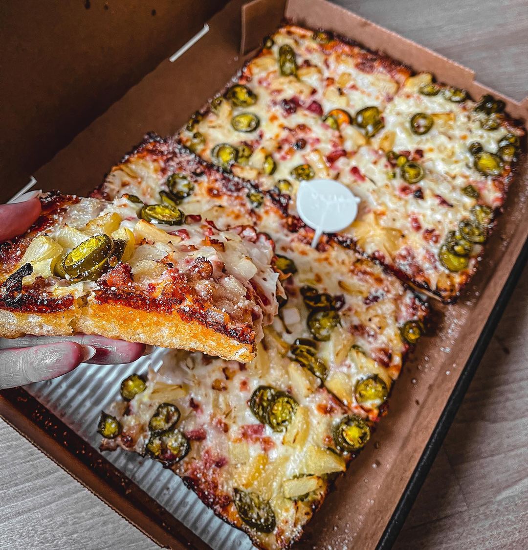 Deals - Jet's Pizza