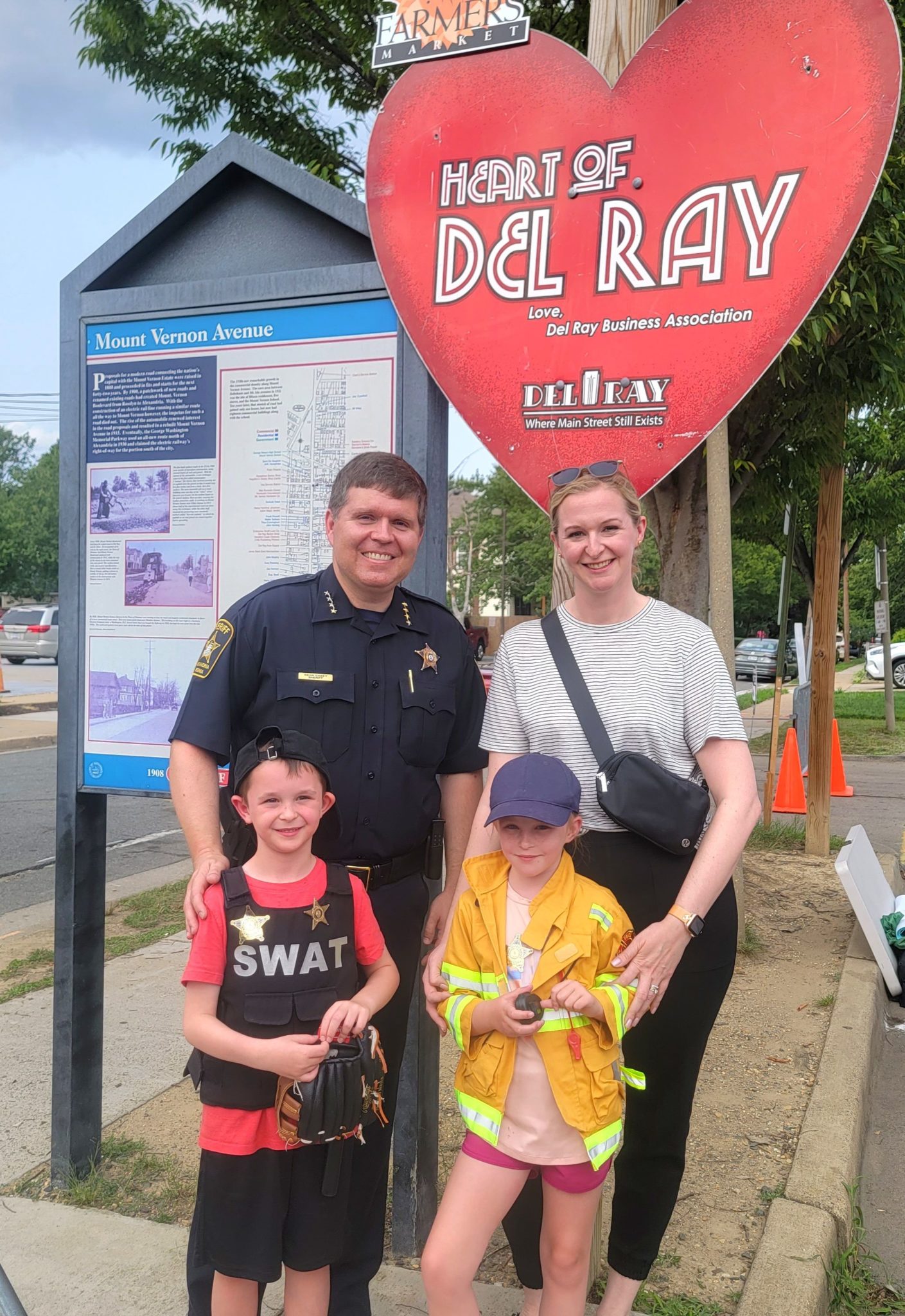 Alexandria Sheriff Sean Casey in Del Ray (Photo Lucelle O’Flaherty)