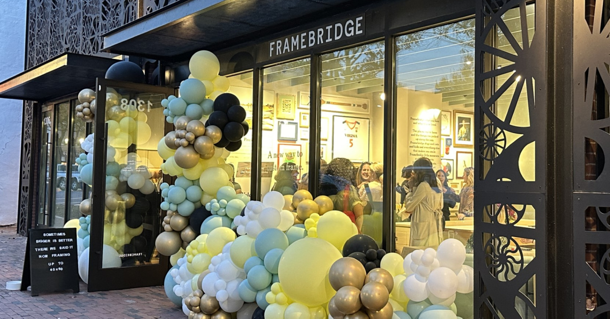仿佛时间倒流，华盛顿特区的定制框架品牌Framebridge在老城区开设了最新店铺