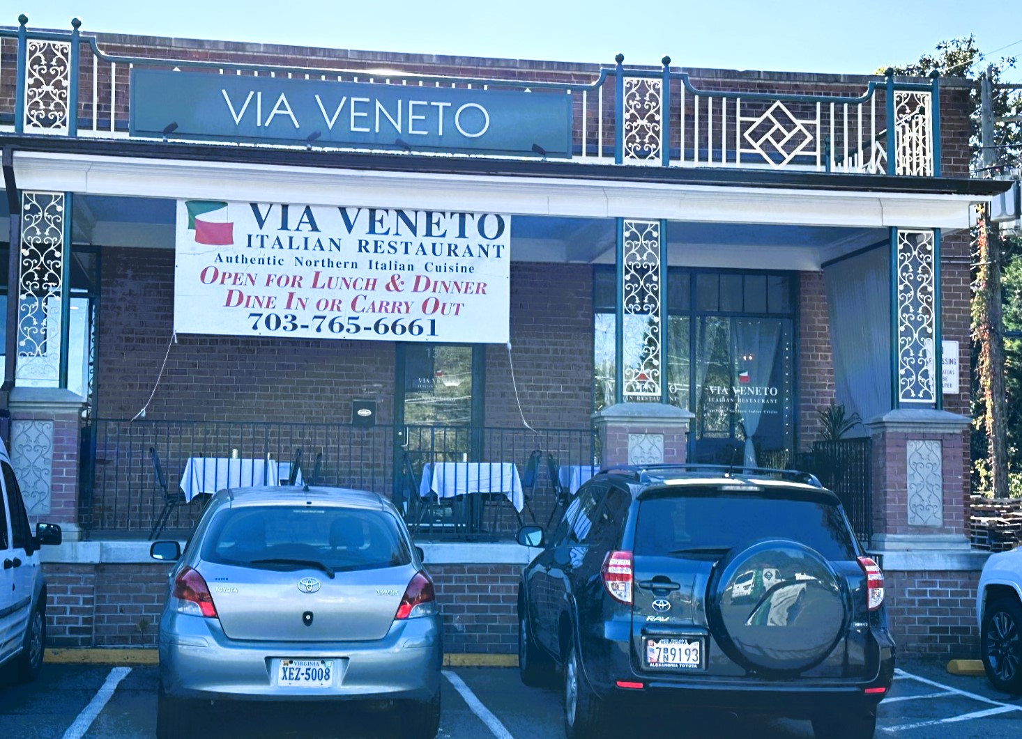 the facade of Italian restaurant Via Veneto