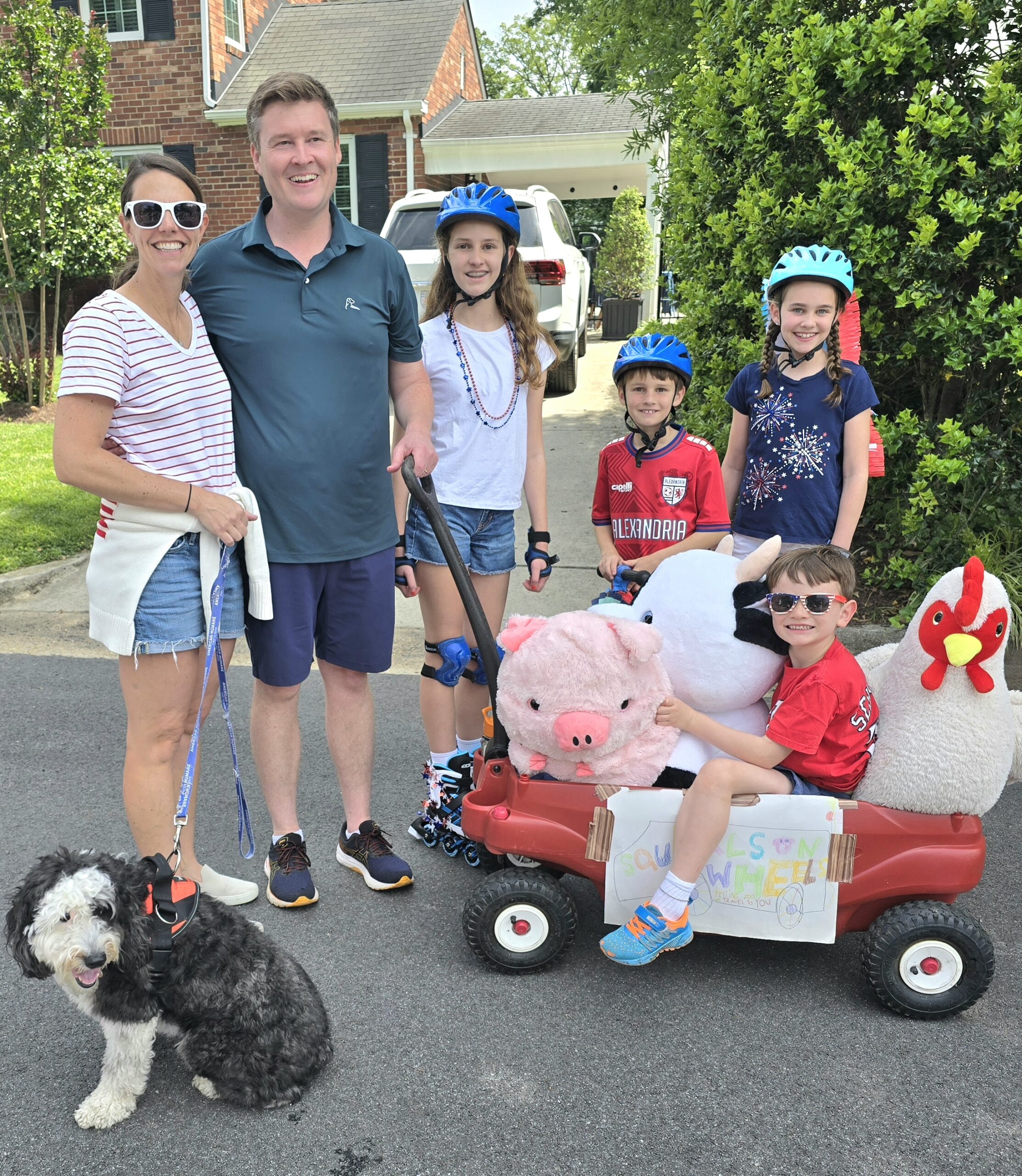 Hubbard family (Jack, Molly, Maggie, Annie, Jackson, Finn, and Piper the dog). They are the squeals on wheels family. Hubbard family (Jack, Molly, Maggie, Annie, Jackson, Finn, and Piper the dog). They are the squeals on wheels family.