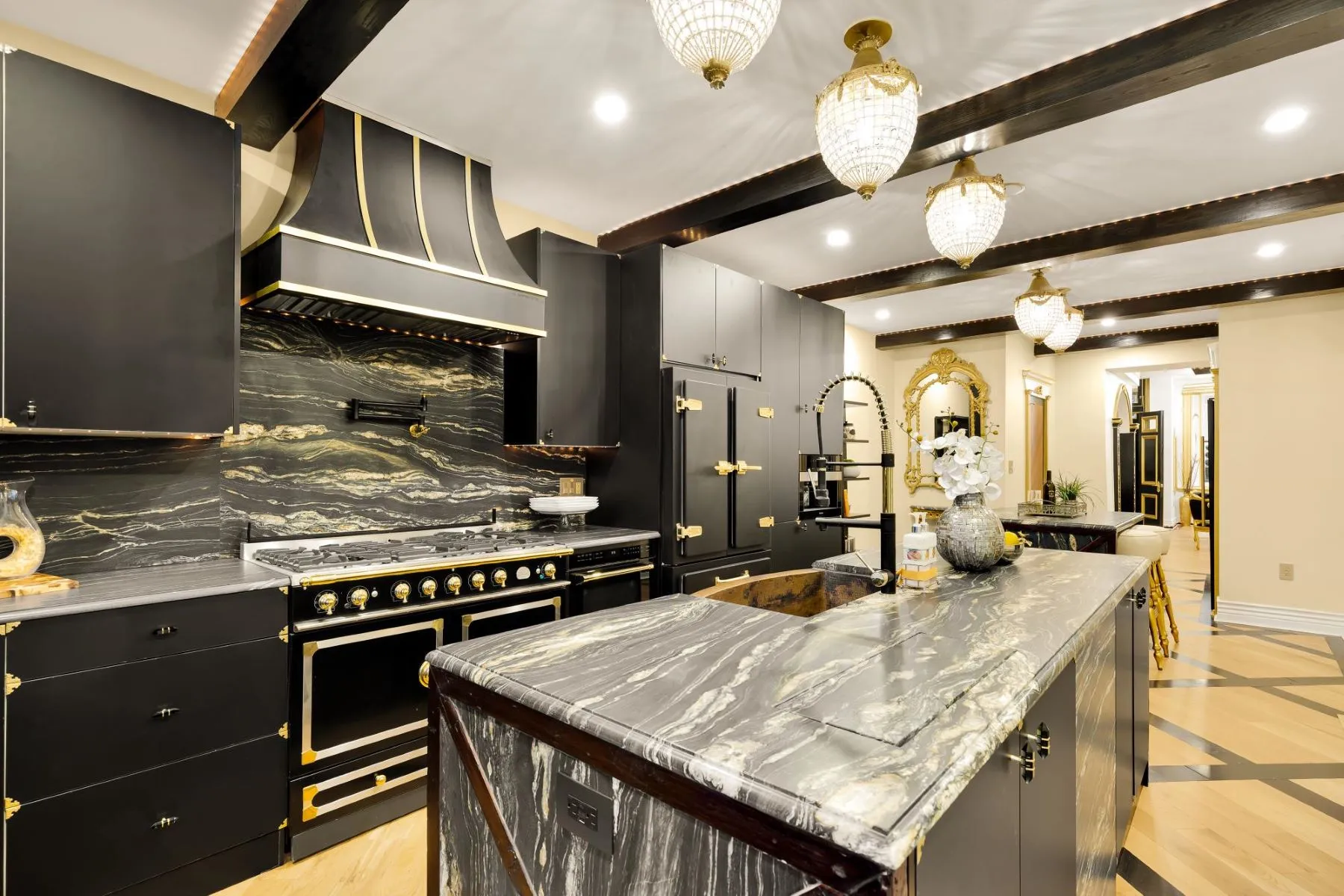 810 Prince Street Kitchen 810 Prince Street Kitchen is black and granite and accented with gold
