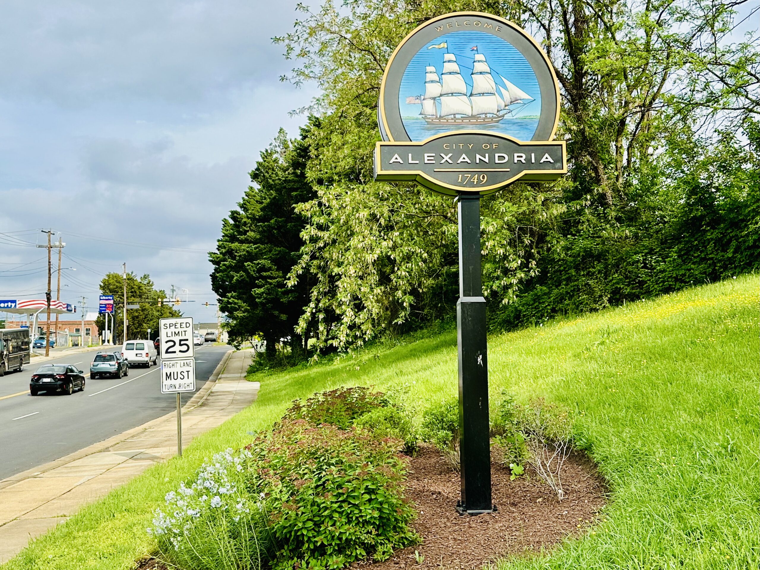 Alexandria City - Glebe Road Gateway Sign
