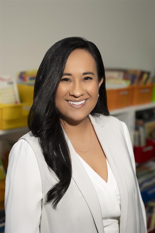4. Elizabeth Arrazola 4. Elizabeth Arrazola