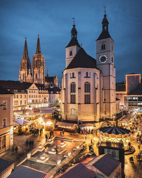 village square christmas